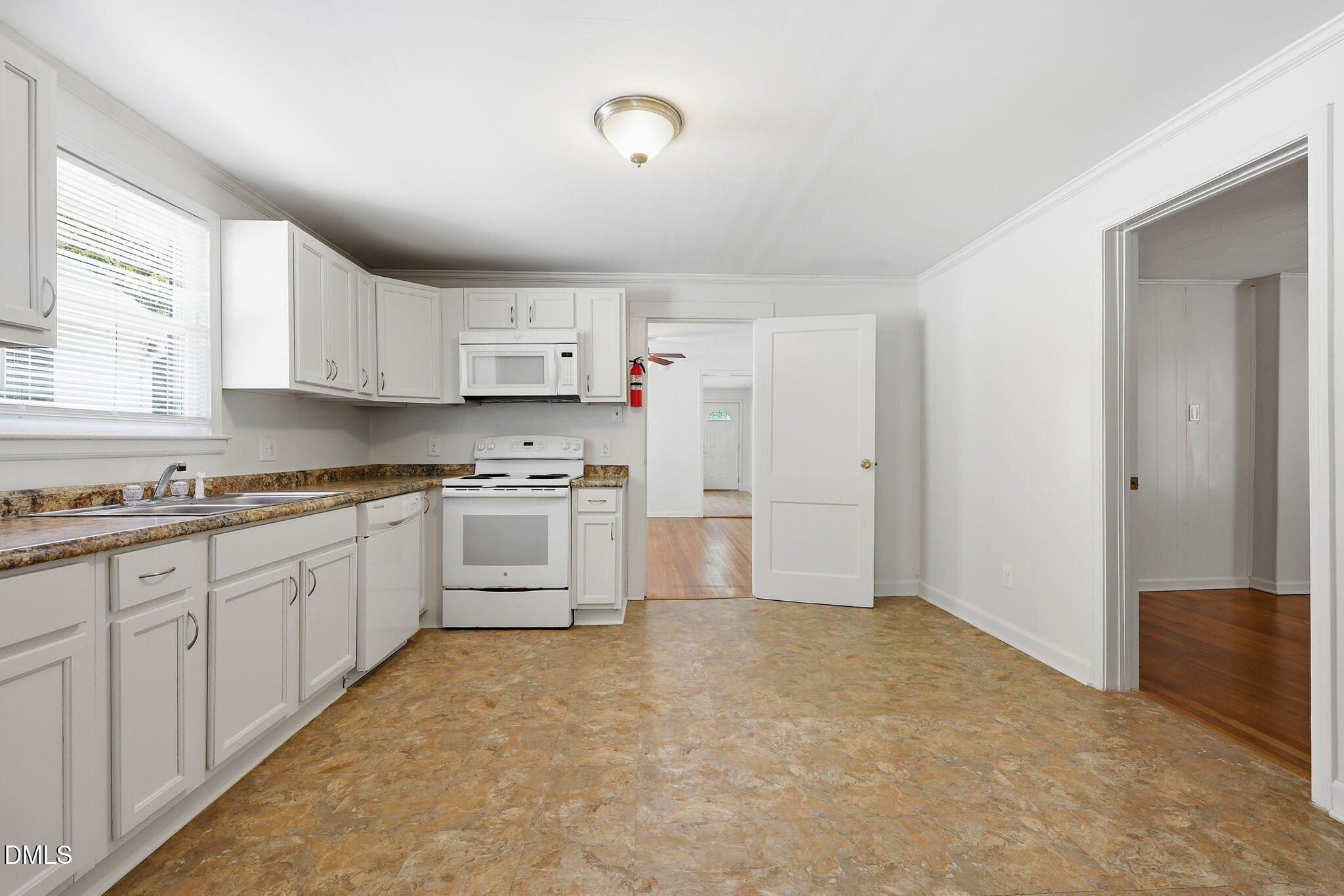 718 Carroll Street Property Photo 10
