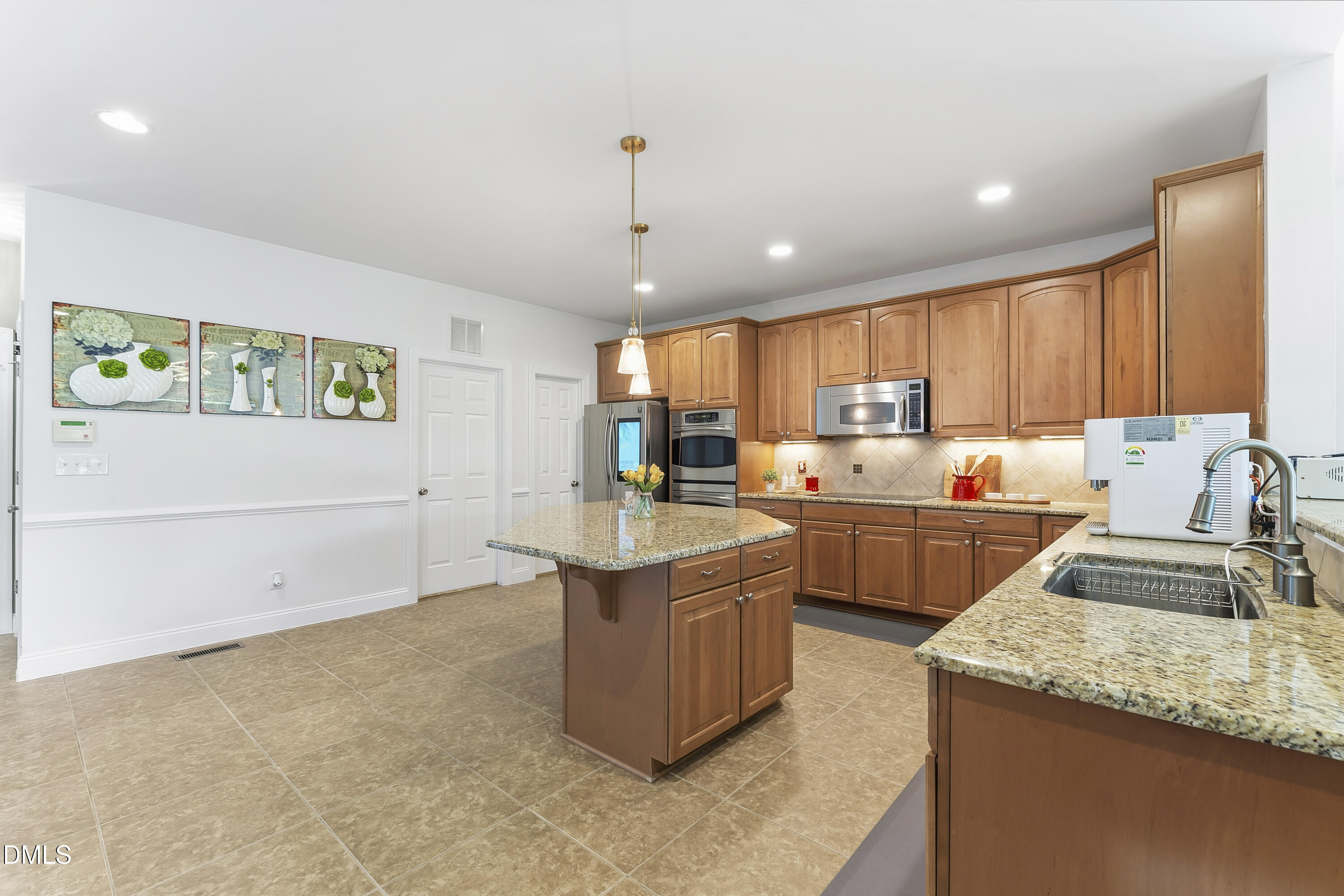 407 Powers Ferry Road Property Photo 19