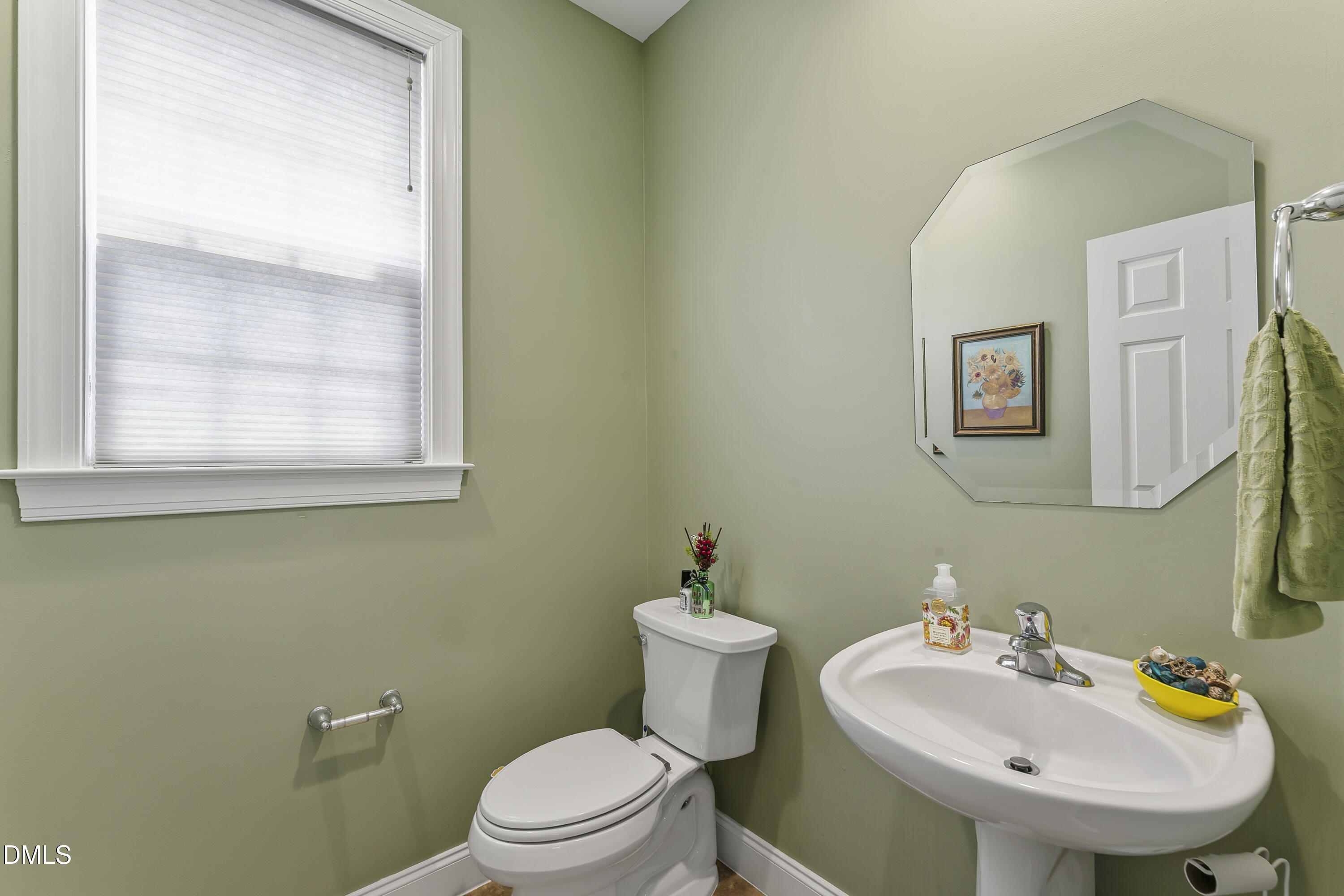 407 Powers Ferry Road Property Photo 28