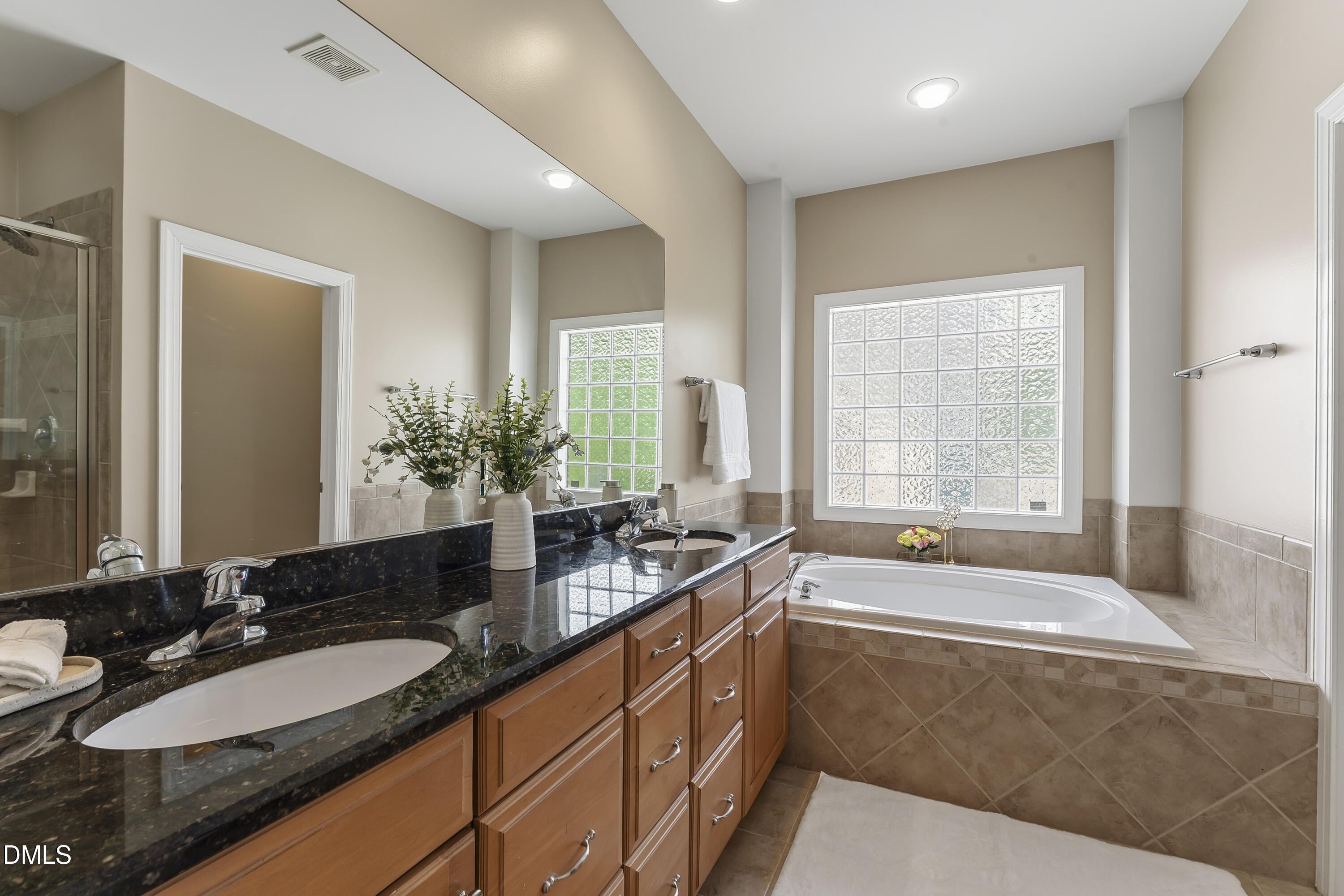 407 Powers Ferry Road Property Photo 34
