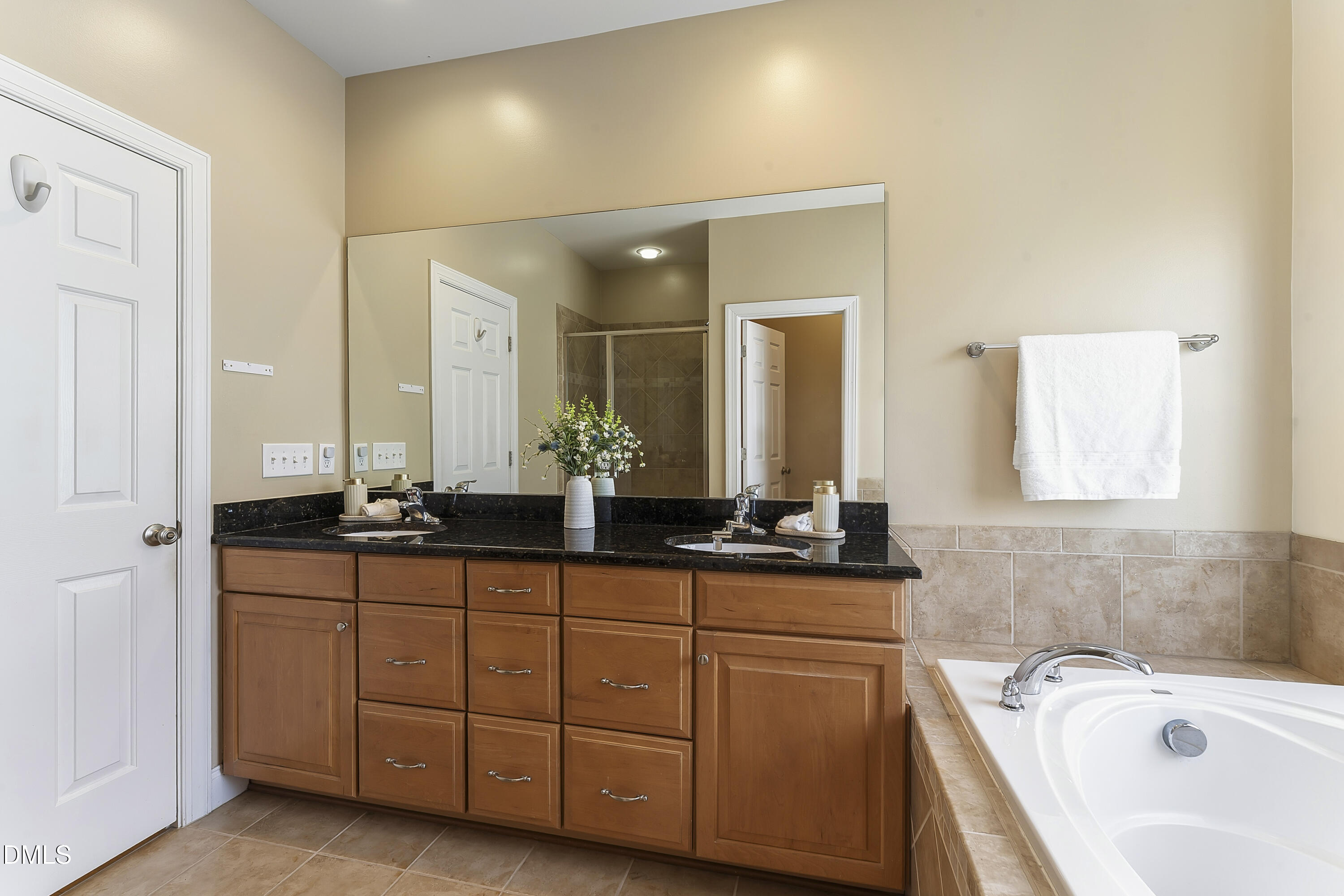 407 Powers Ferry Road Property Photo 35