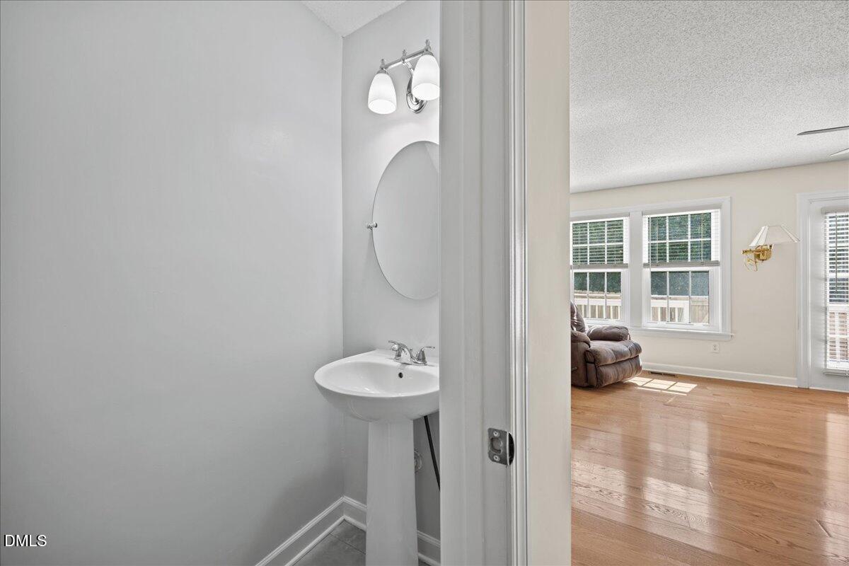1932 Stroll Circle Property Photo 11