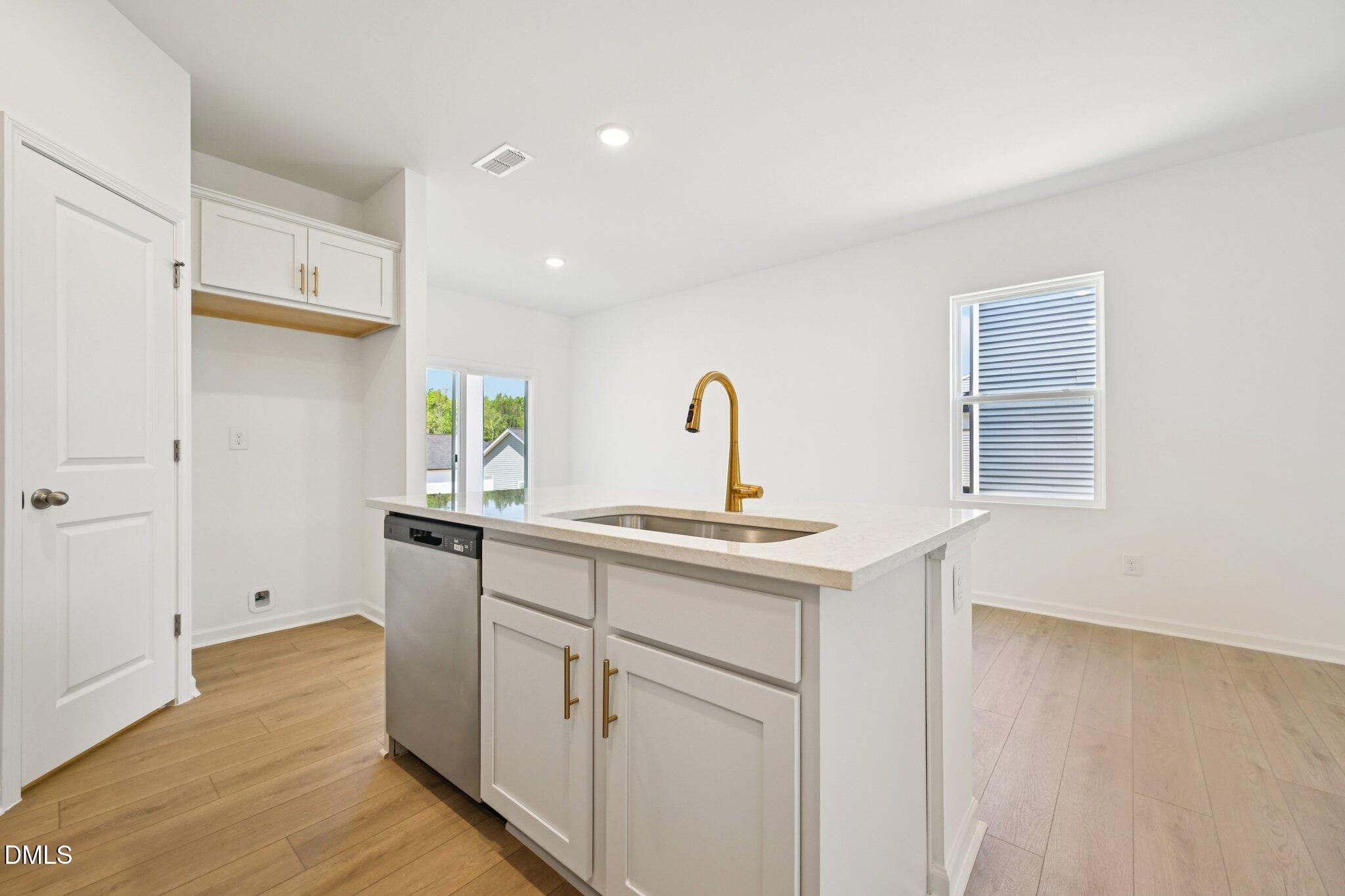 6664 Chillingham Drive Property Photo 12