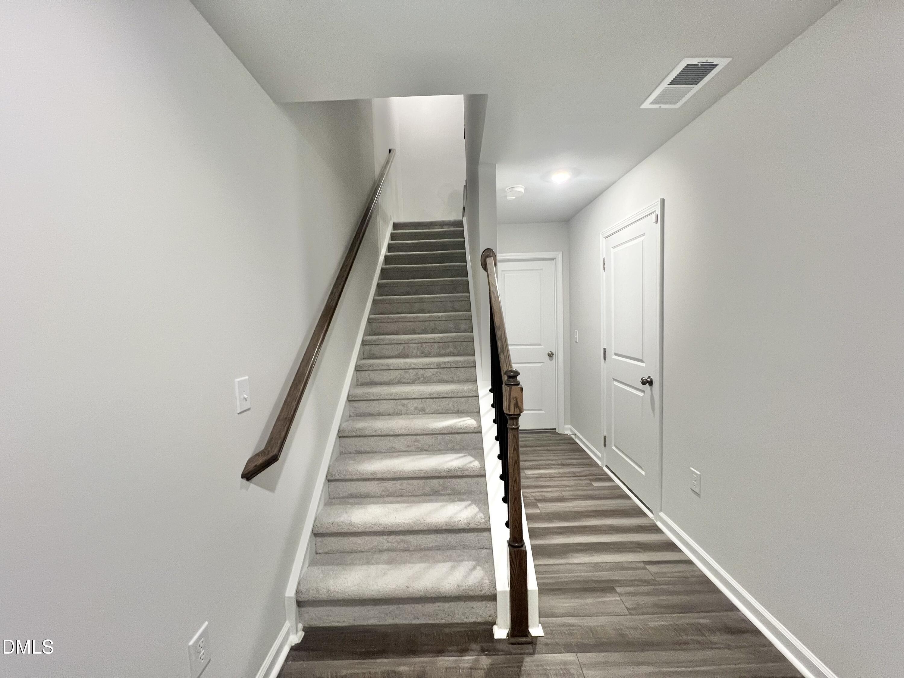 2533 Chert Lane Property Photo 3