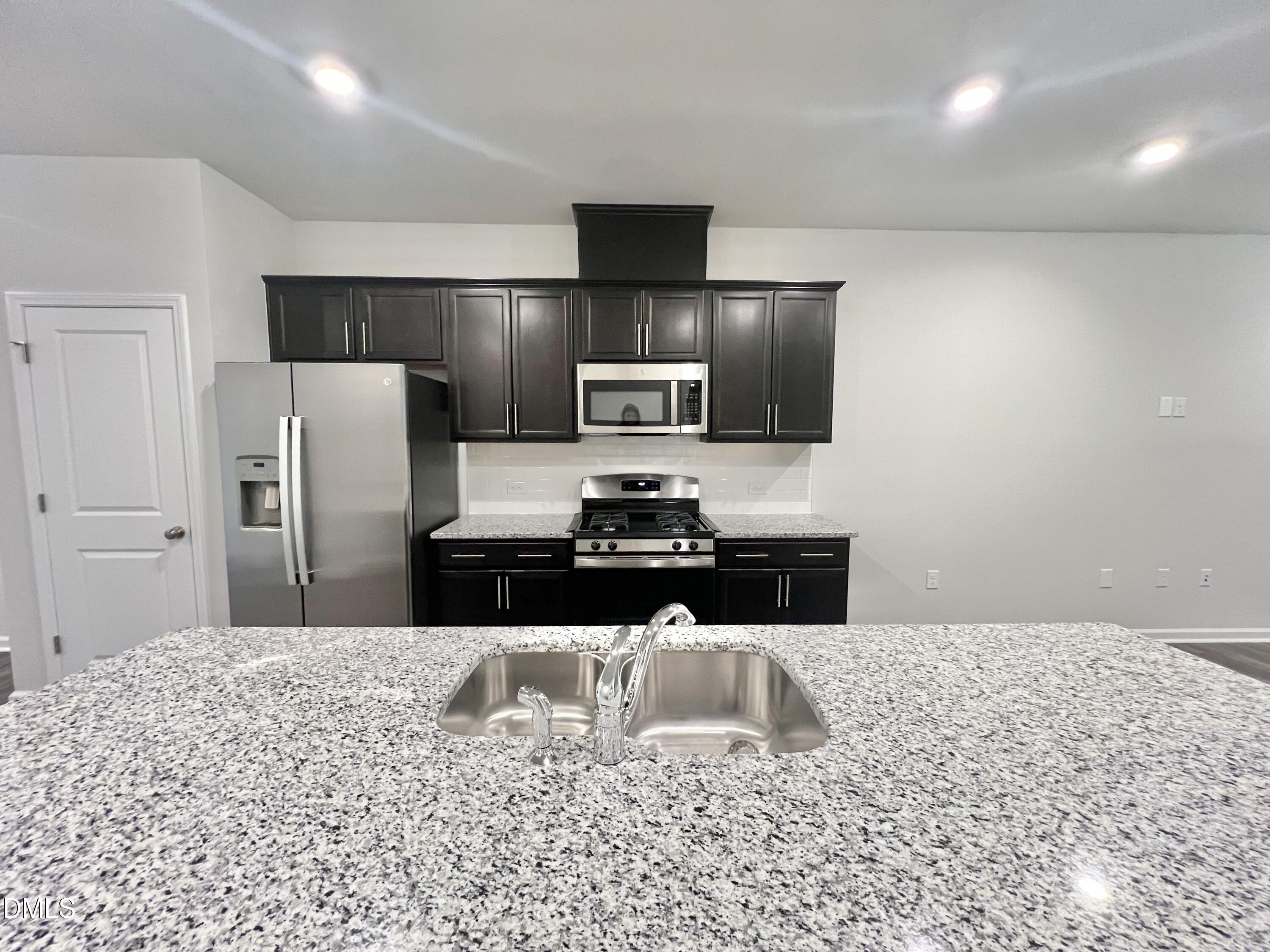2533 Chert Lane Property Photo 11