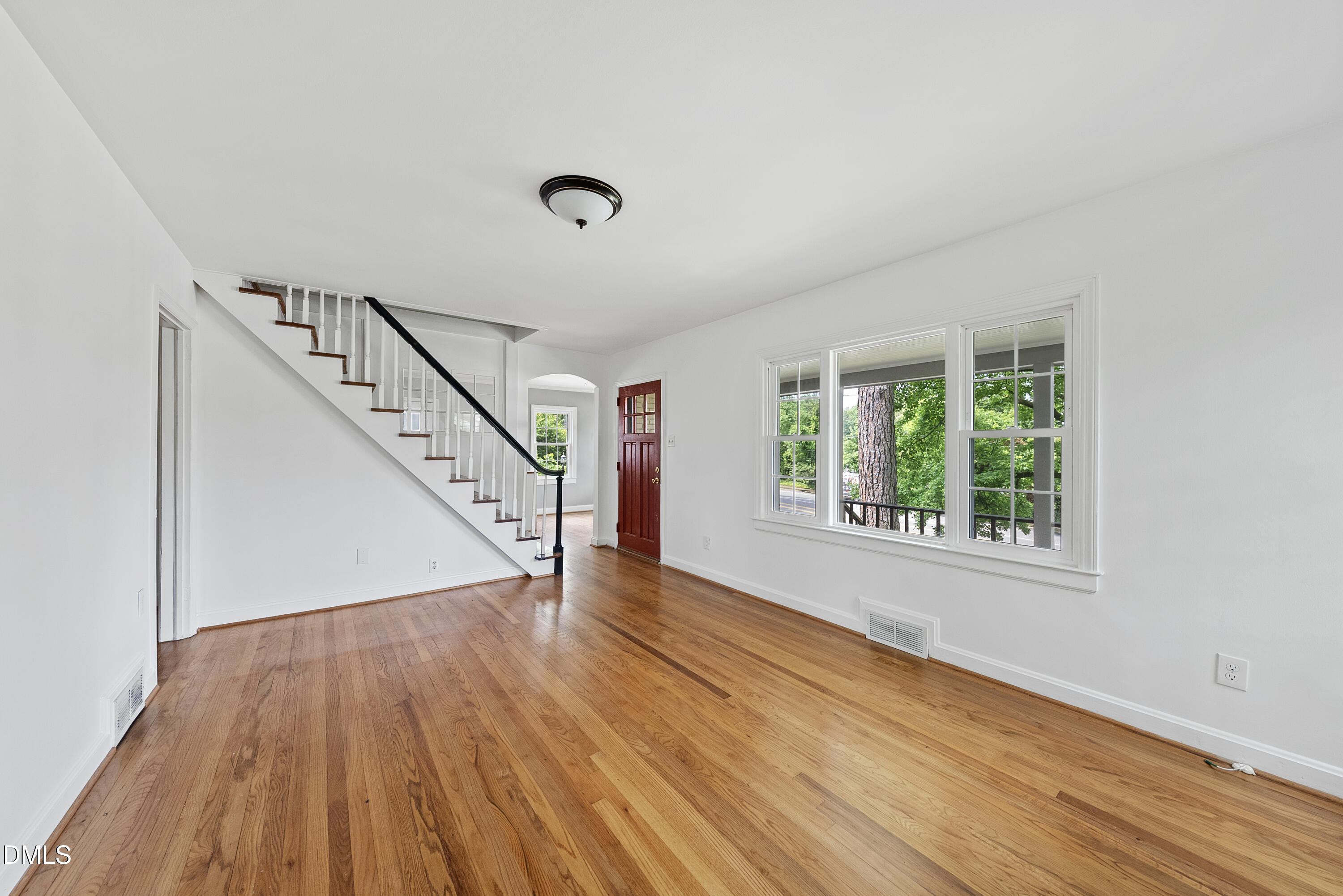 2924 Oberlin Road Property Photo 6