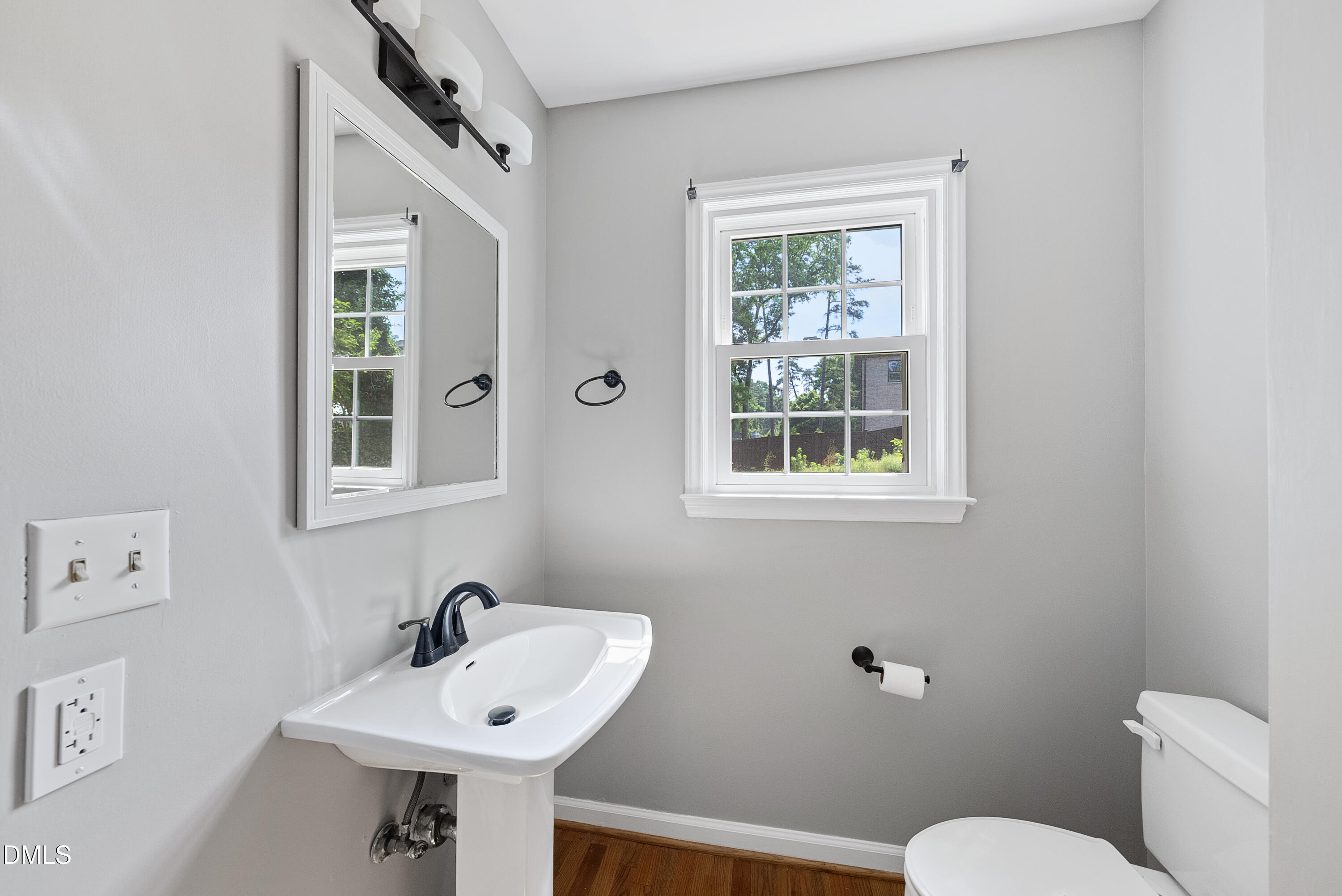 2924 Oberlin Road Property Photo 12