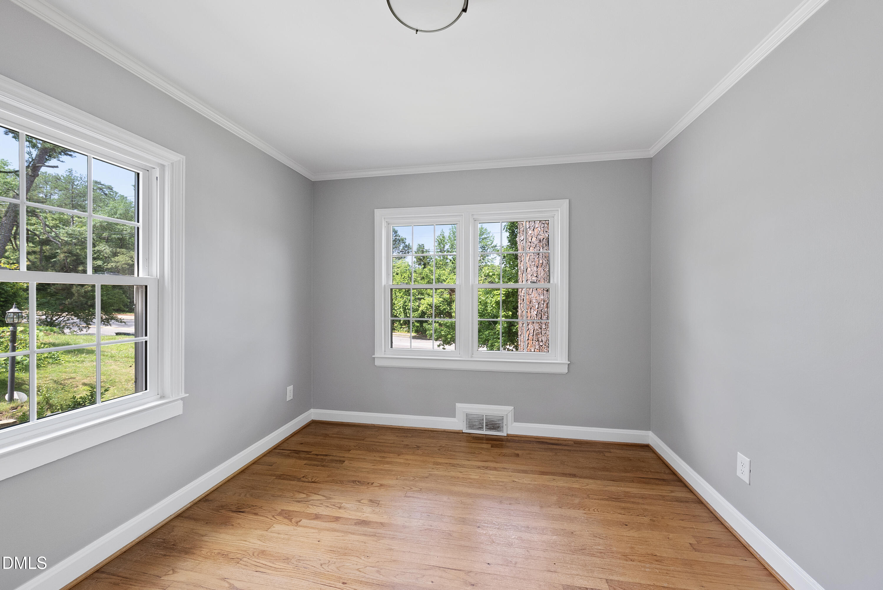 2924 Oberlin Road Property Photo 15