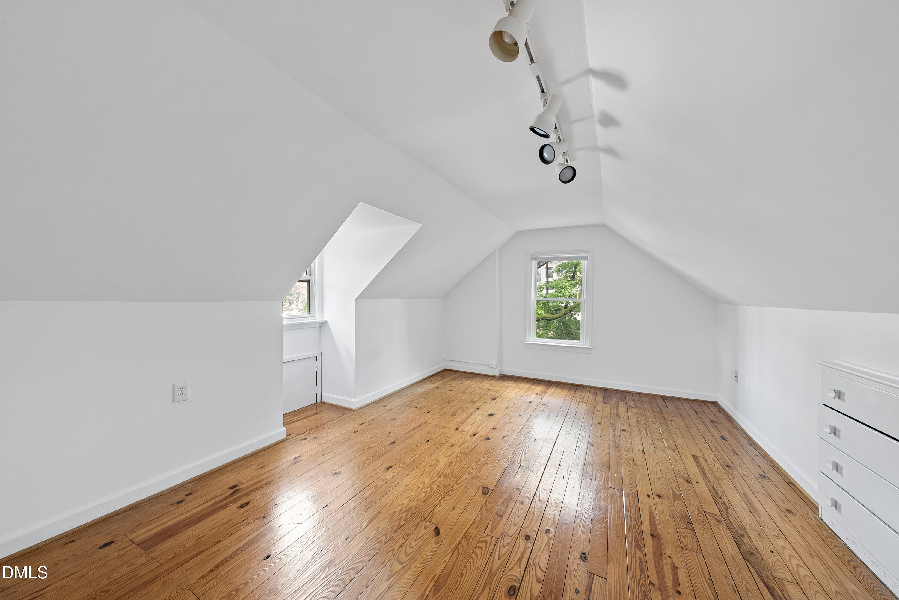 2924 Oberlin Road Property Photo 22