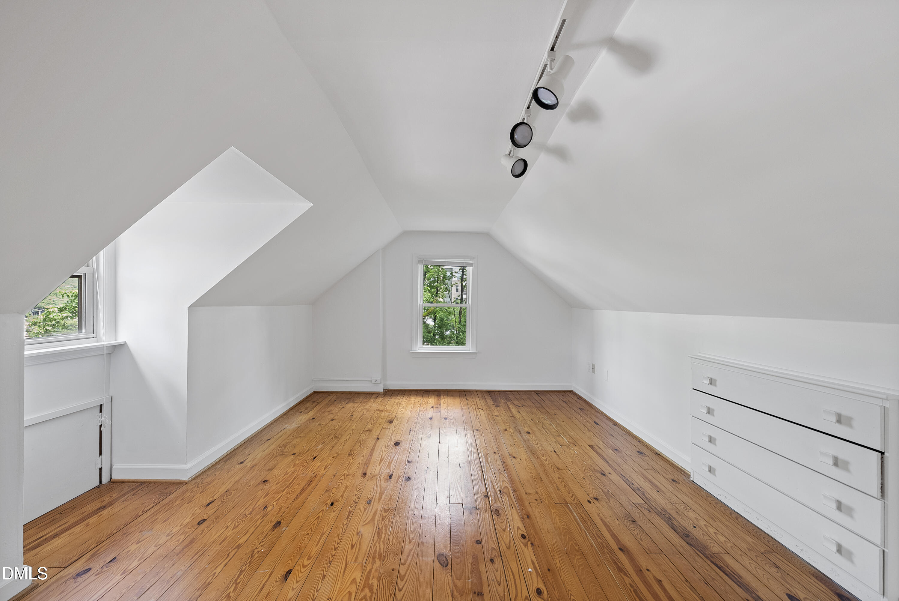 2924 Oberlin Road Property Photo 23