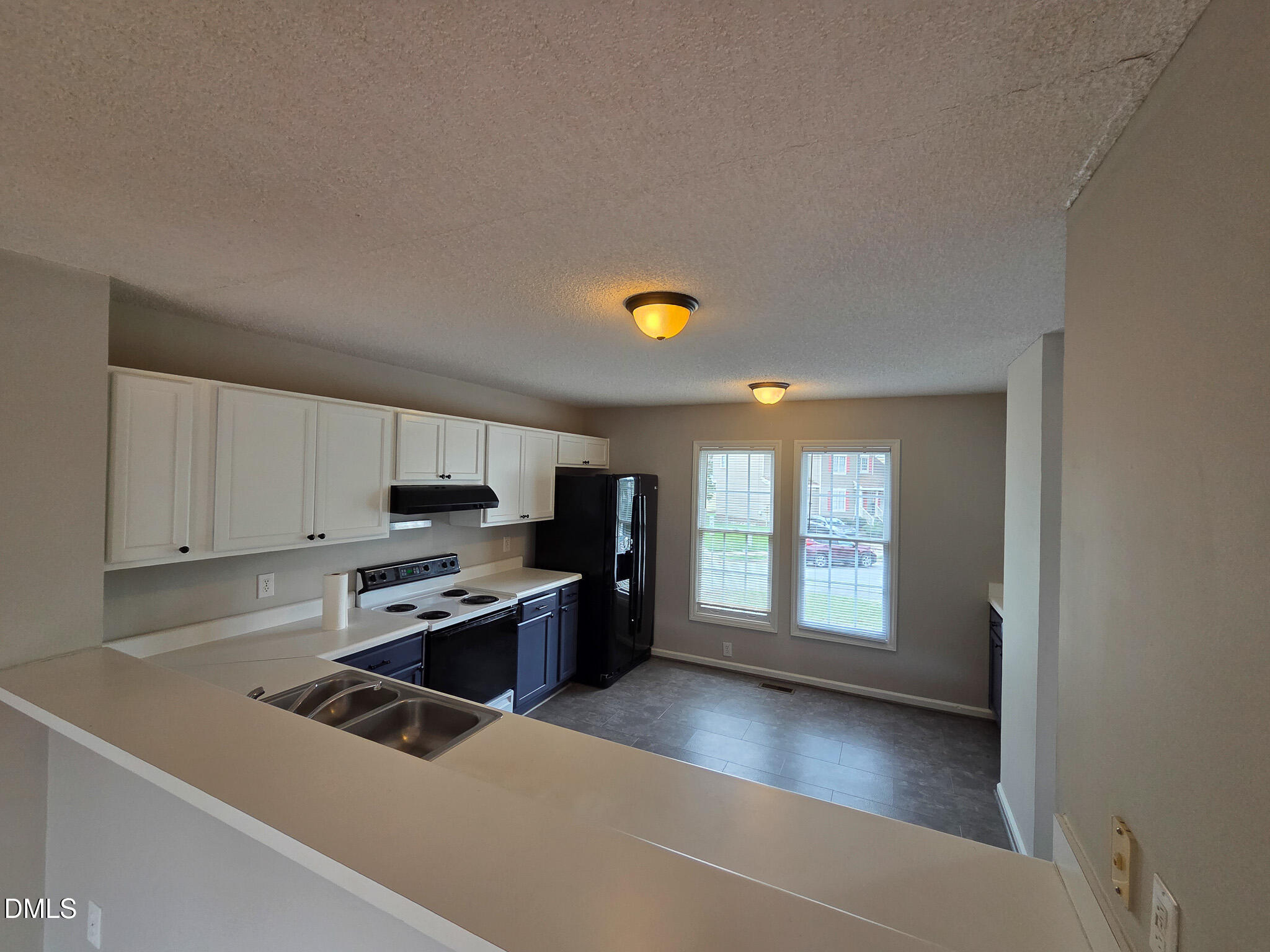 549 Mountain Lake Drive Property Photo 5
