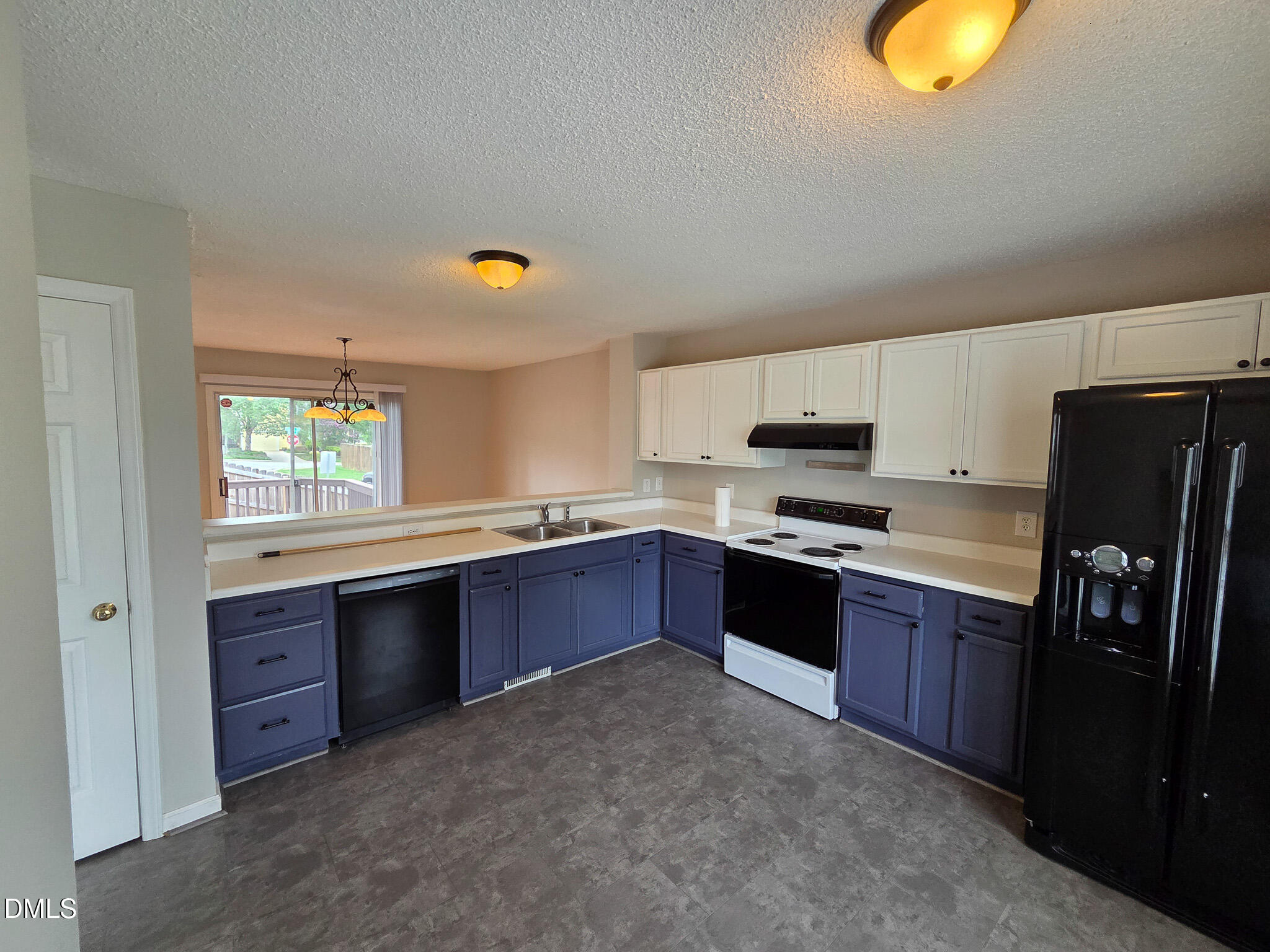 549 Mountain Lake Drive Property Photo 8