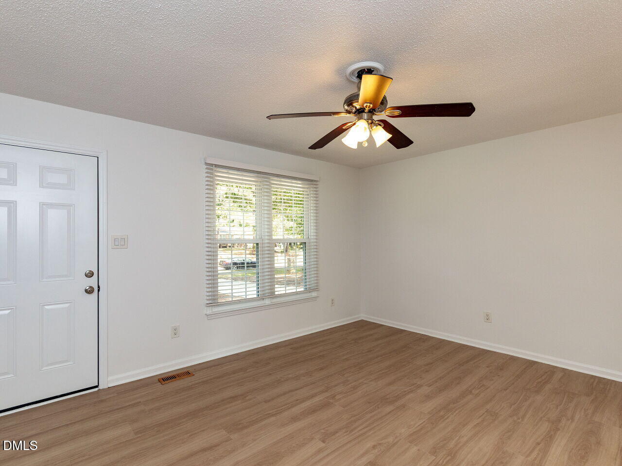 2612 Brad Court Property Photo 4