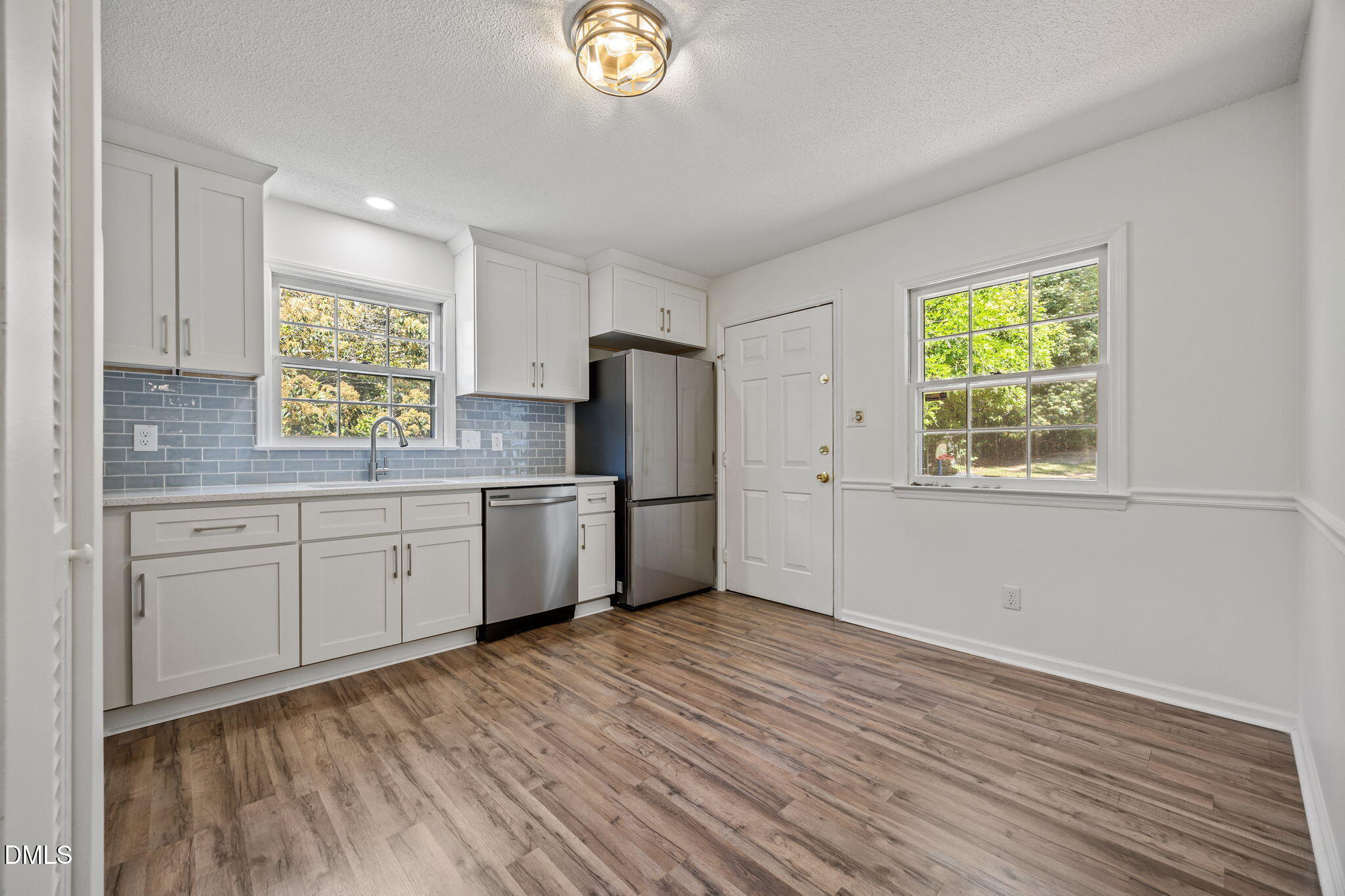 105 E Murray Avenue Property Photo 5
