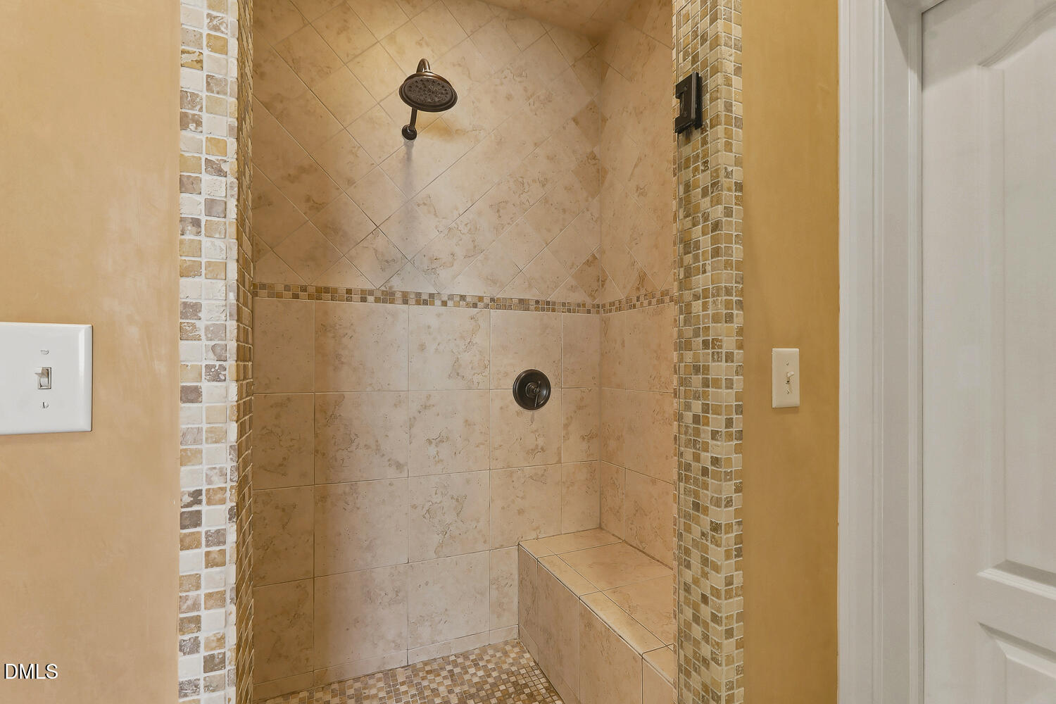240 Norwalk Street Property Photo 9