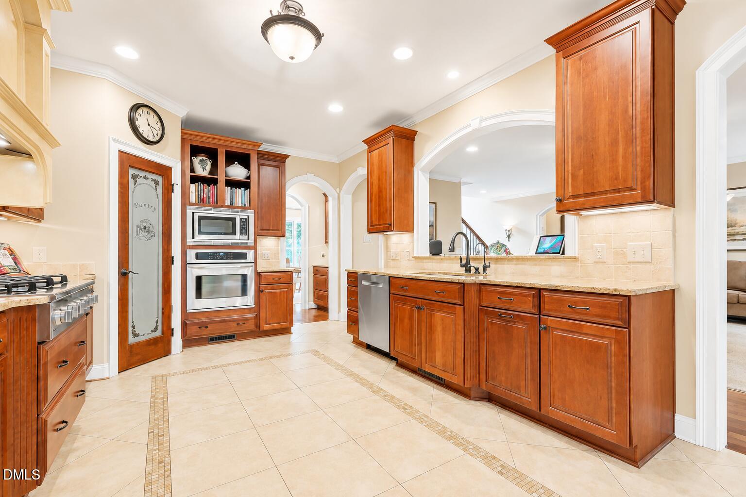 240 Norwalk Street Property Photo 14