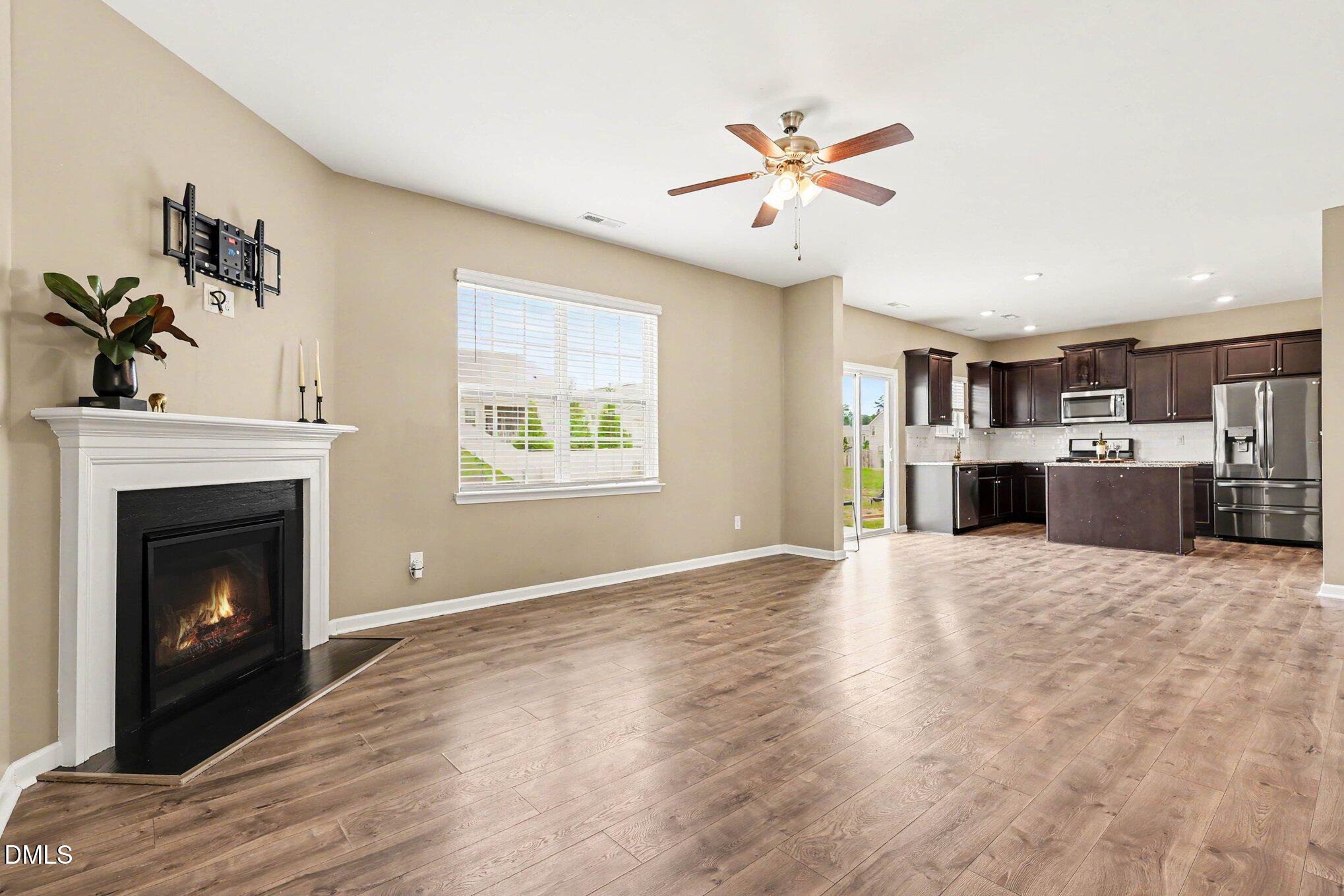 480 N Great White Way Property Photo 11