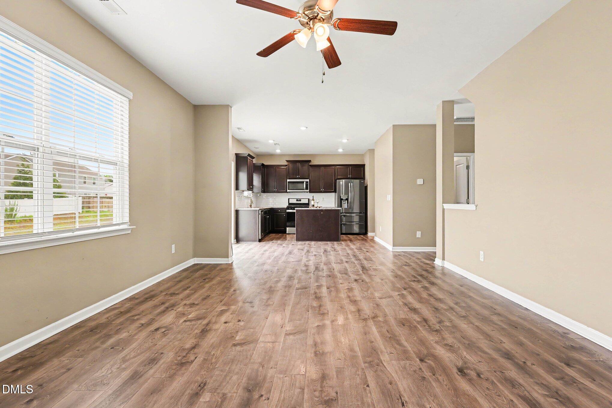 480 N Great White Way Property Photo 12