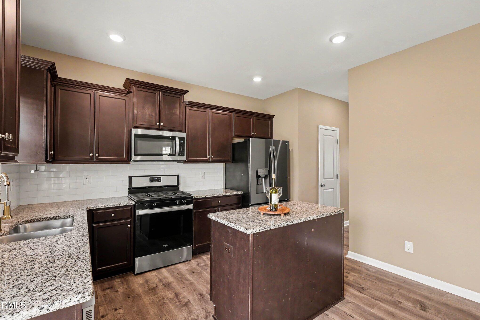 480 N Great White Way Property Photo 15