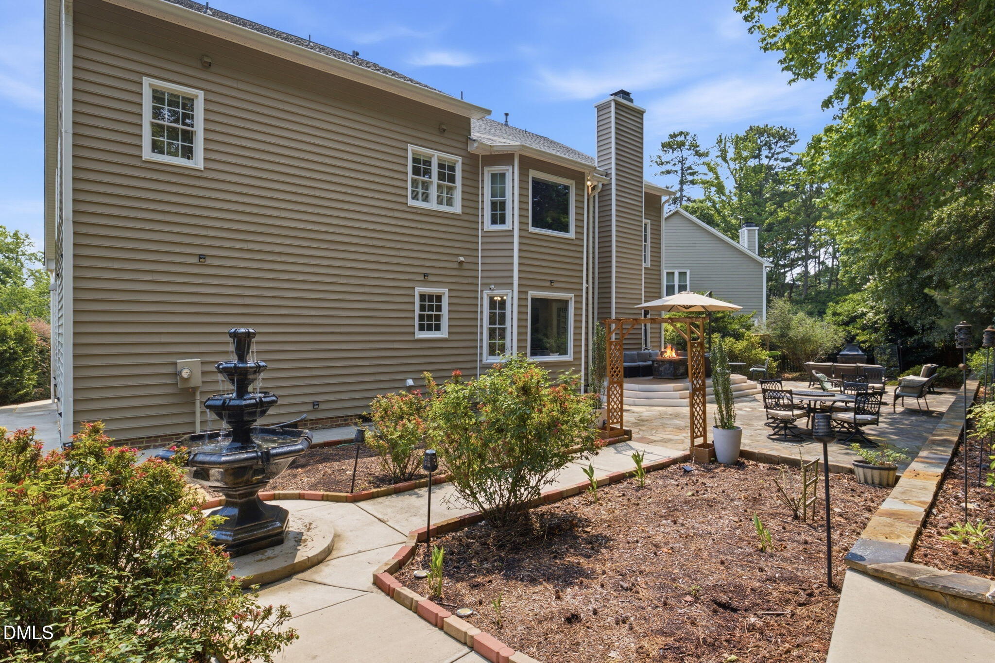 102 Pine Stroll Drive Property Photo 1
