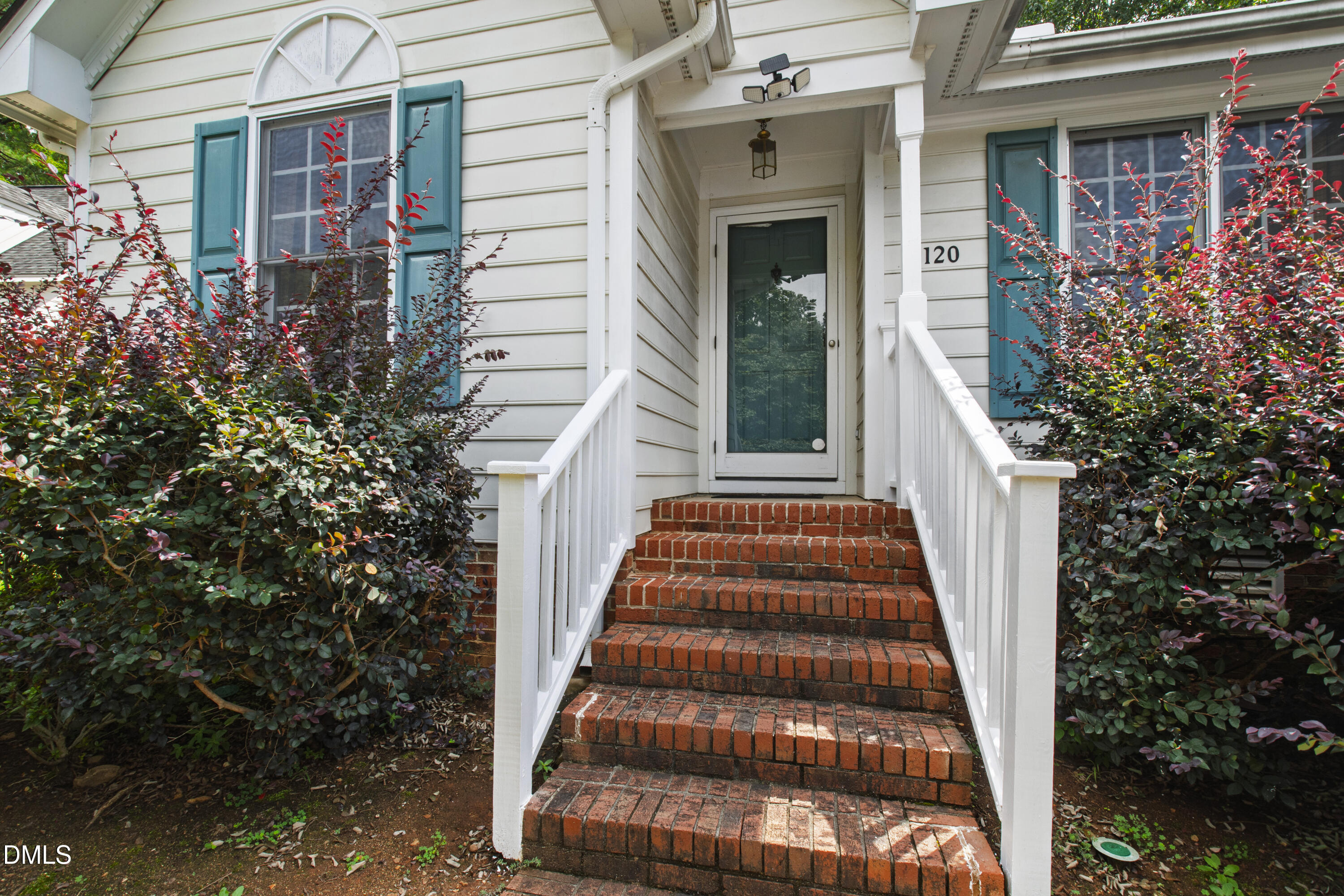 2120 Longwood Drive Property Photo 2