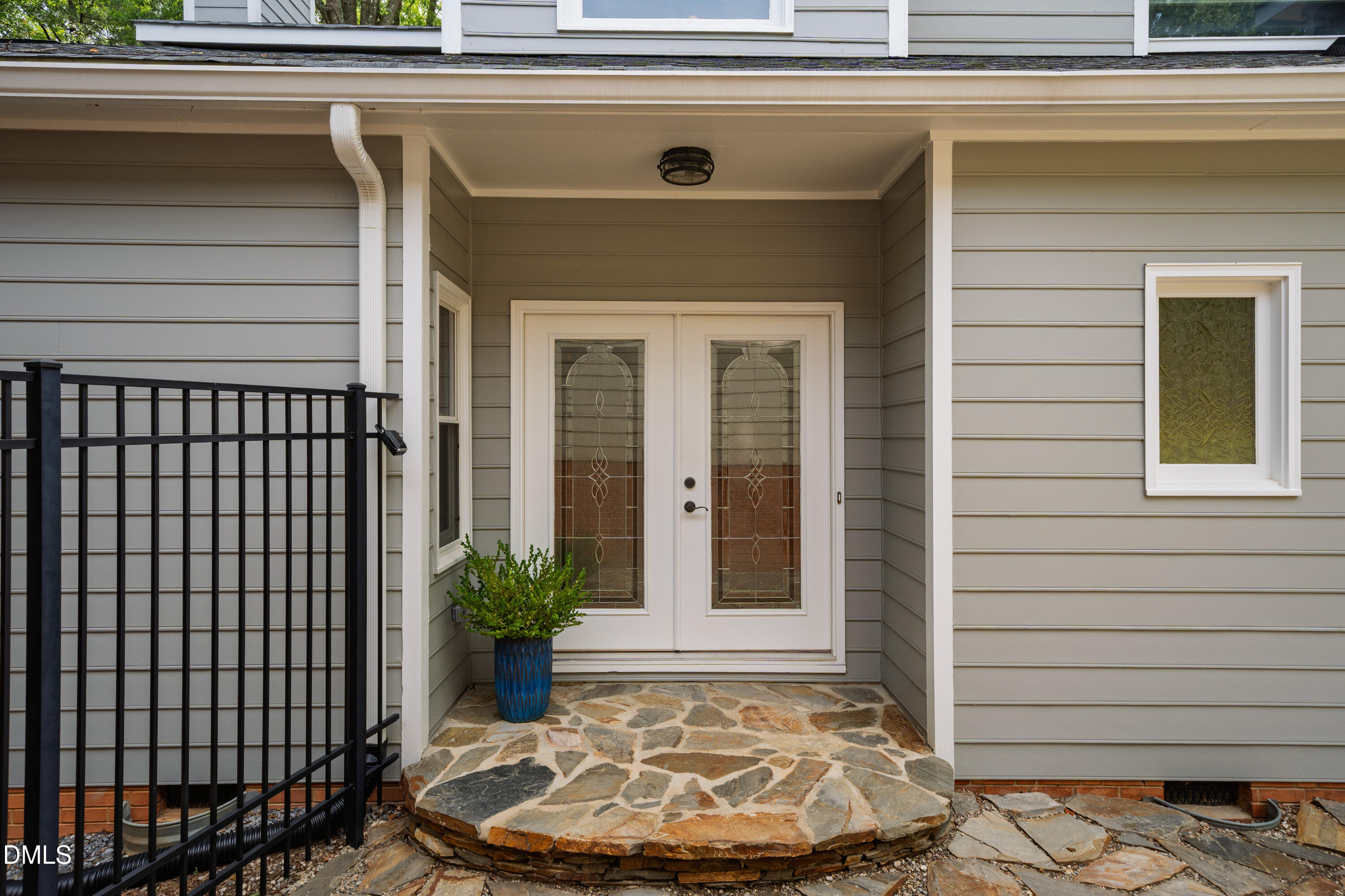 104 Tiercel Court Property Photo 3