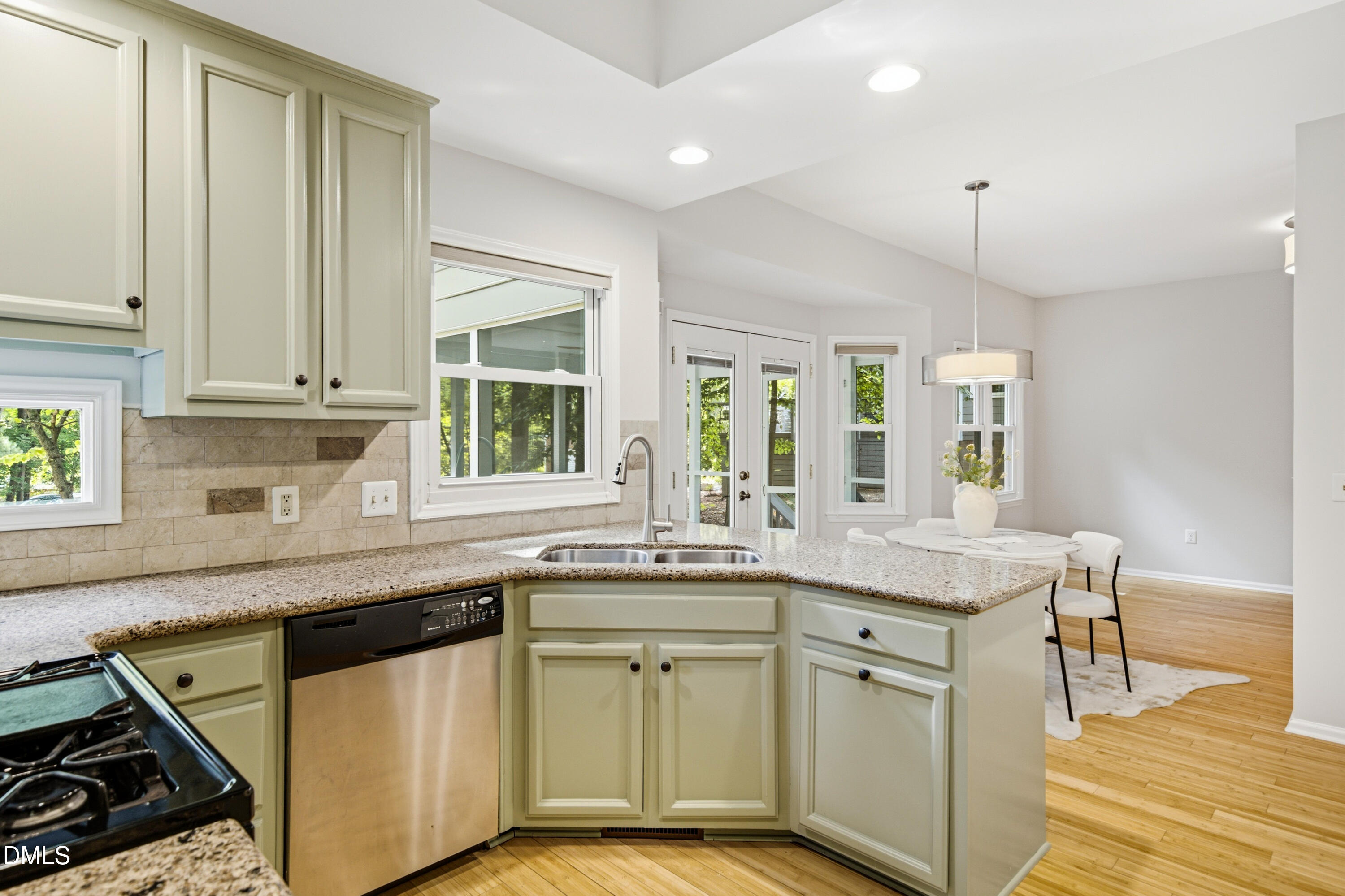 104 Tiercel Court Property Photo 16
