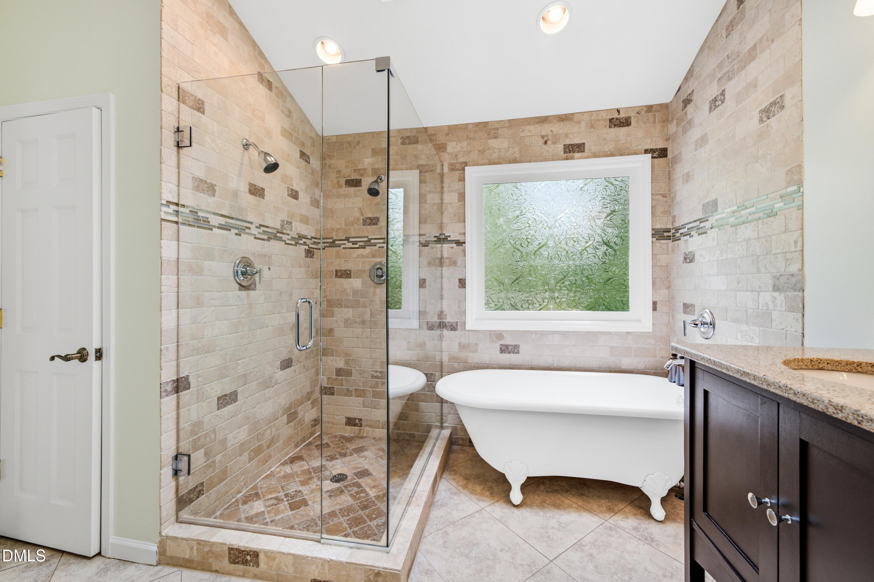 104 Tiercel Court Property Photo 33