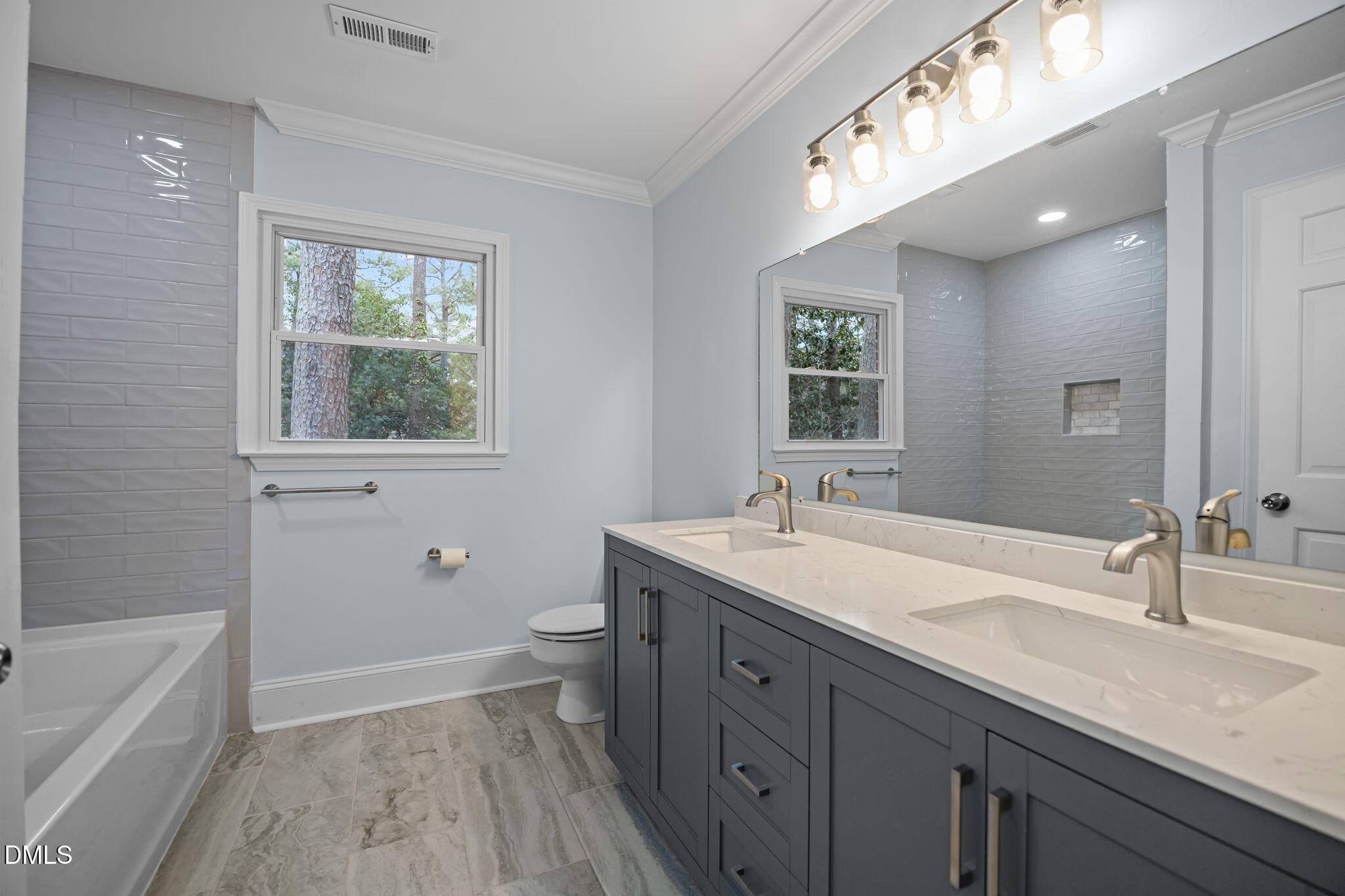 1001 Wilshire Drive Property Photo 16