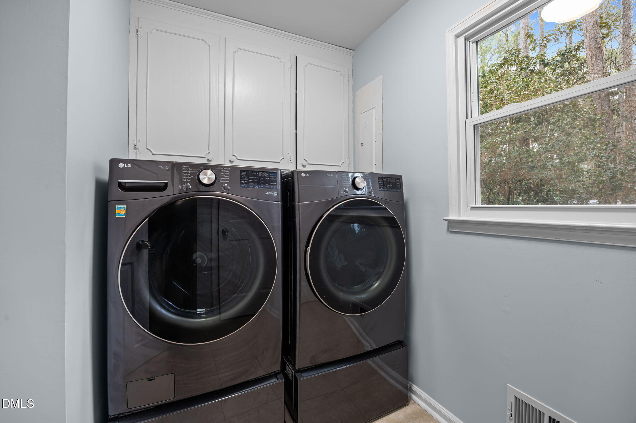 1001 Wilshire Drive Property Photo 17