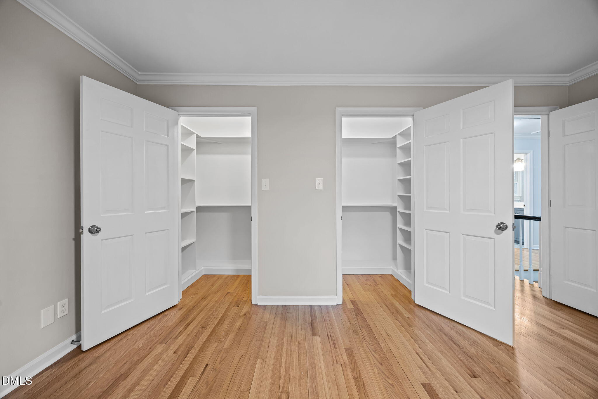 1001 Wilshire Drive Property Photo 27