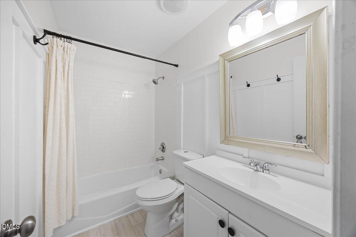 4404 Lancashire Drive Property Photo 19