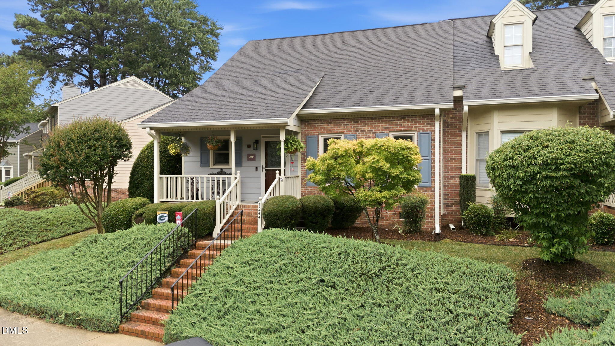 1244 Shadowbark Court Property Photo 2