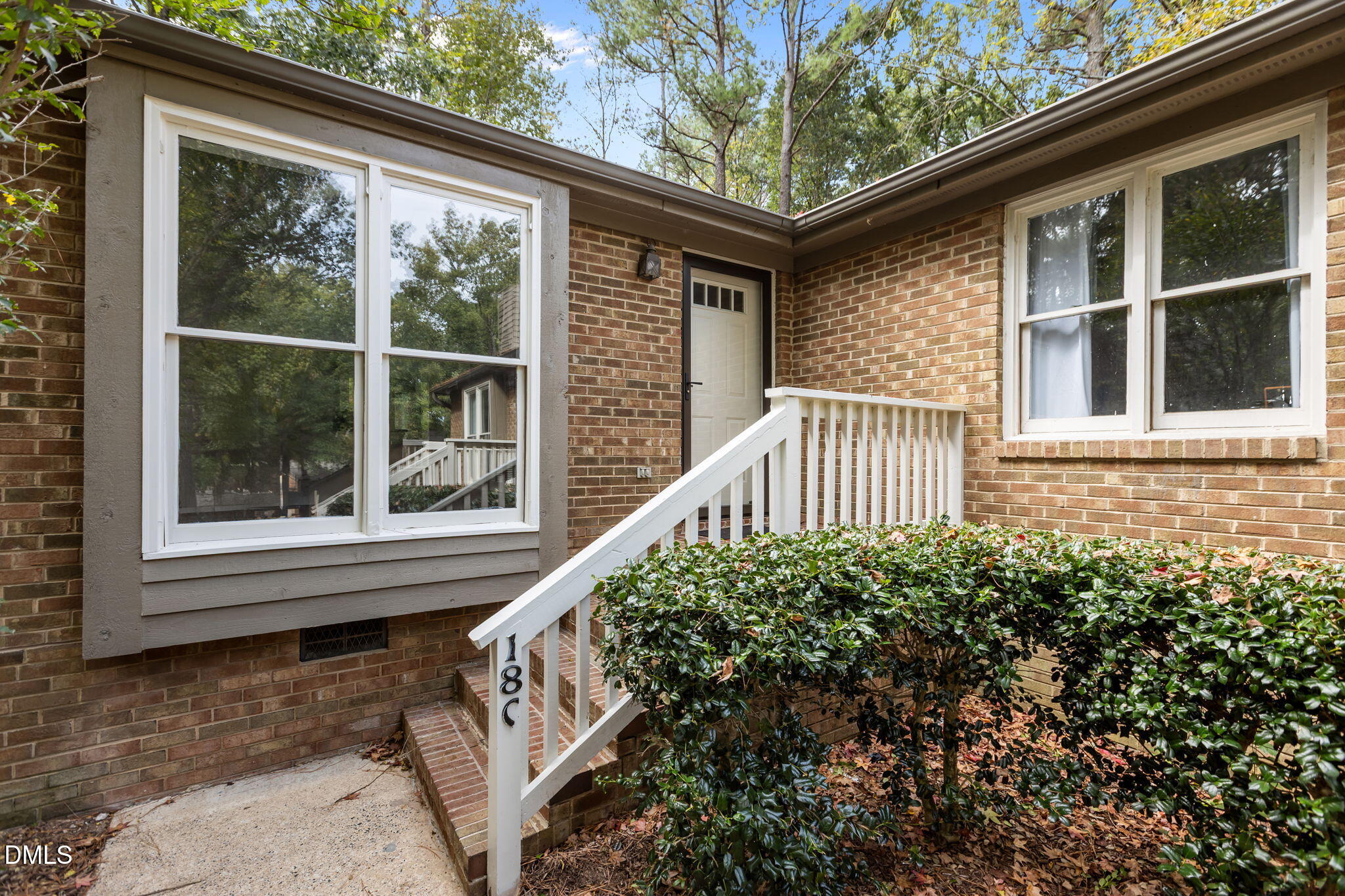 500 W Woodcroft Parkway 18c Property Photo 2
