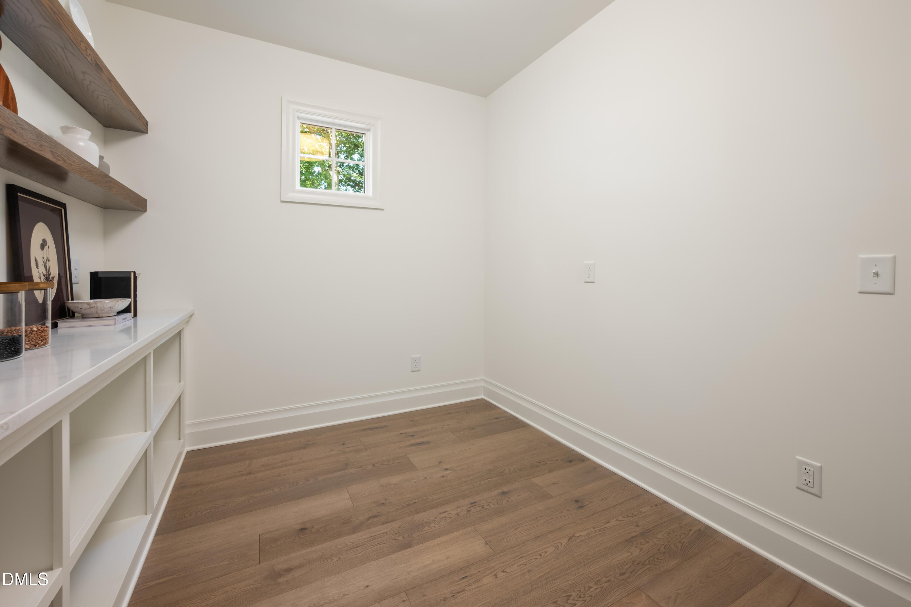 1039 Heather Lane Property Photo 5