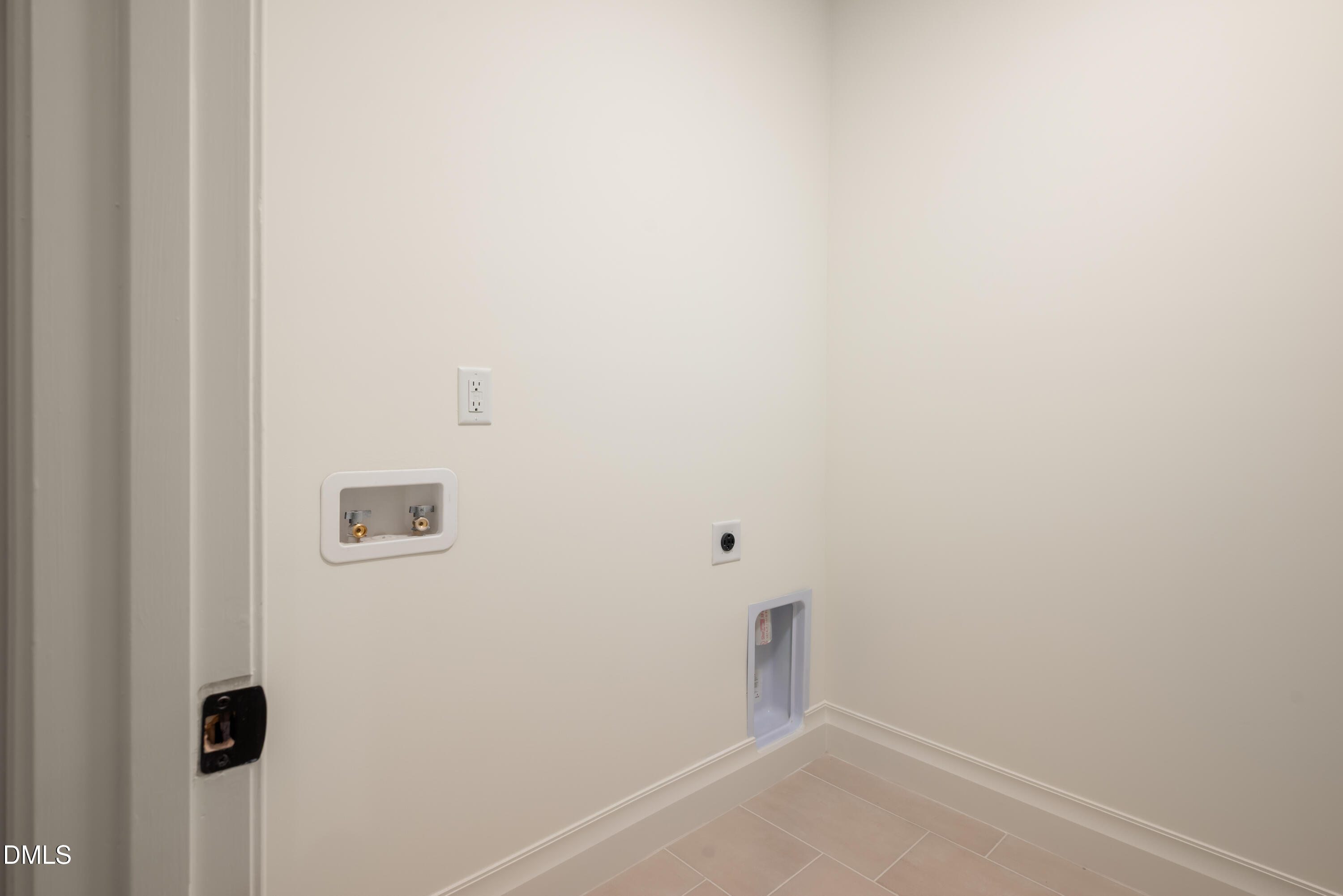 1039 Heather Lane Property Photo 32