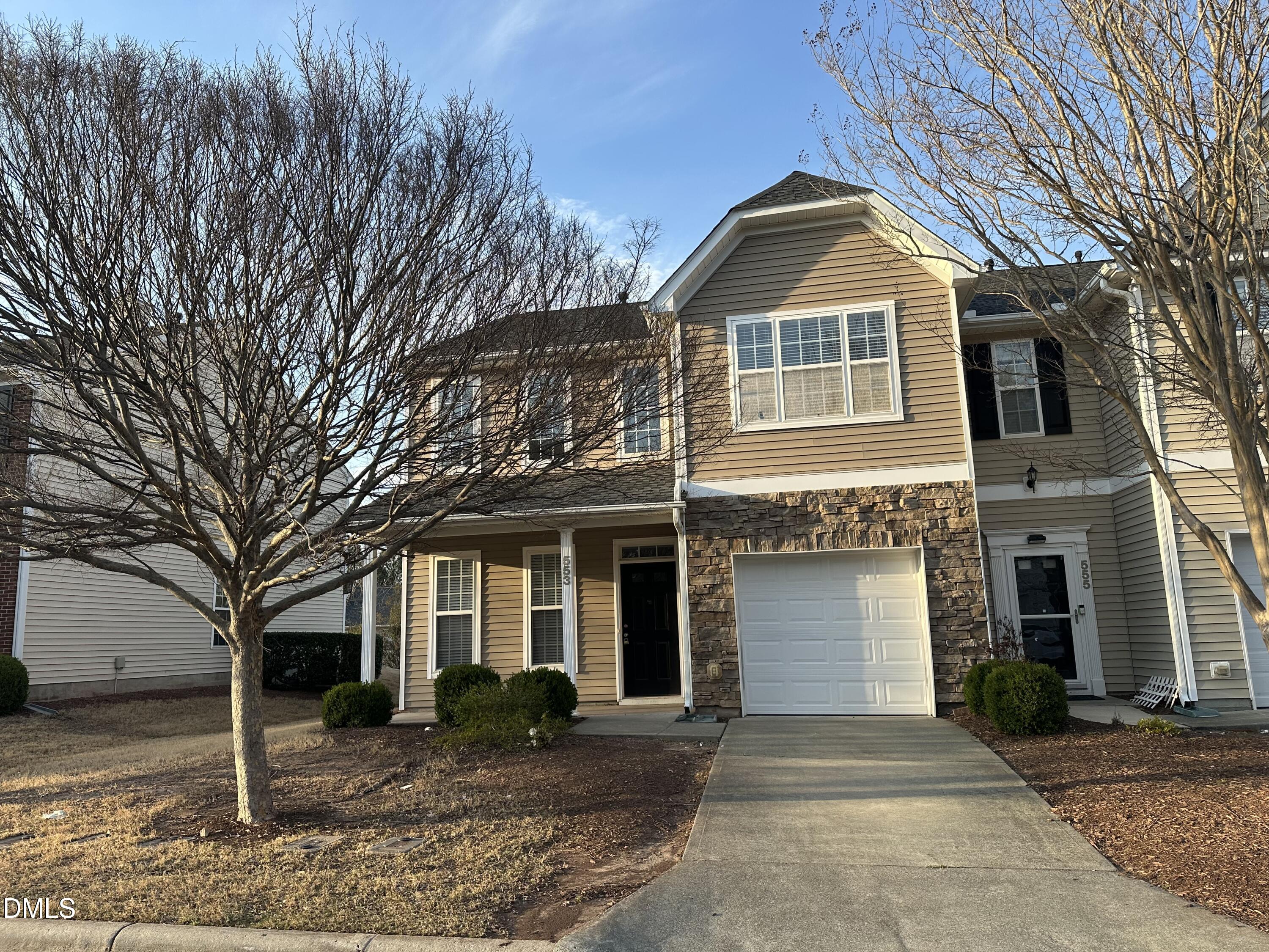 553 Writers Way Property Photo 1