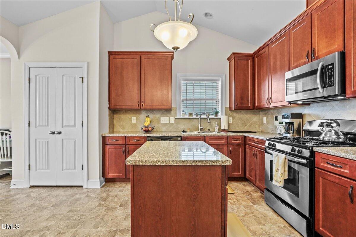 324 Lynshire Avenue Property Photo 14
