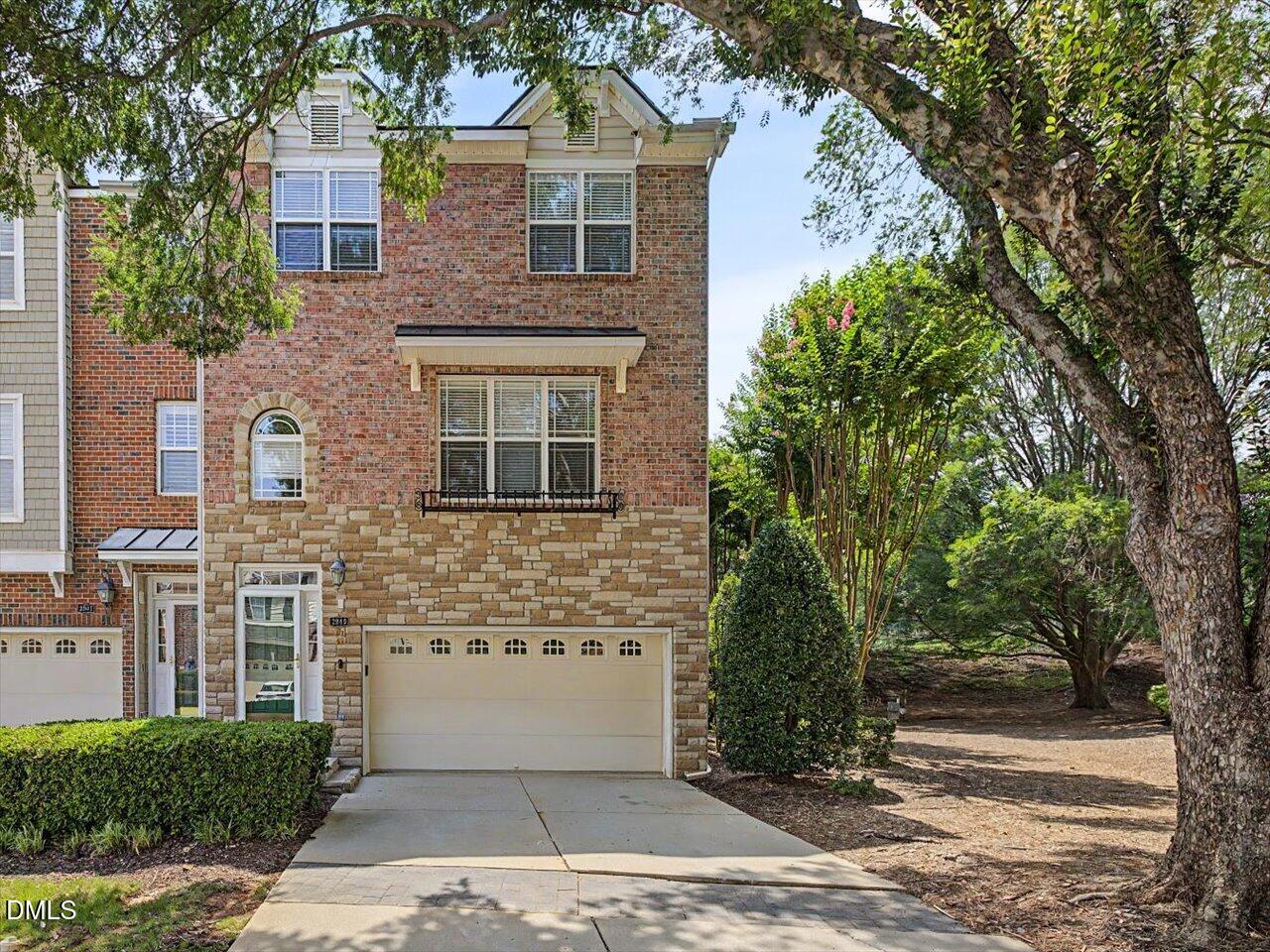 2949 Imperial Oaks Drive Property Photo 3
