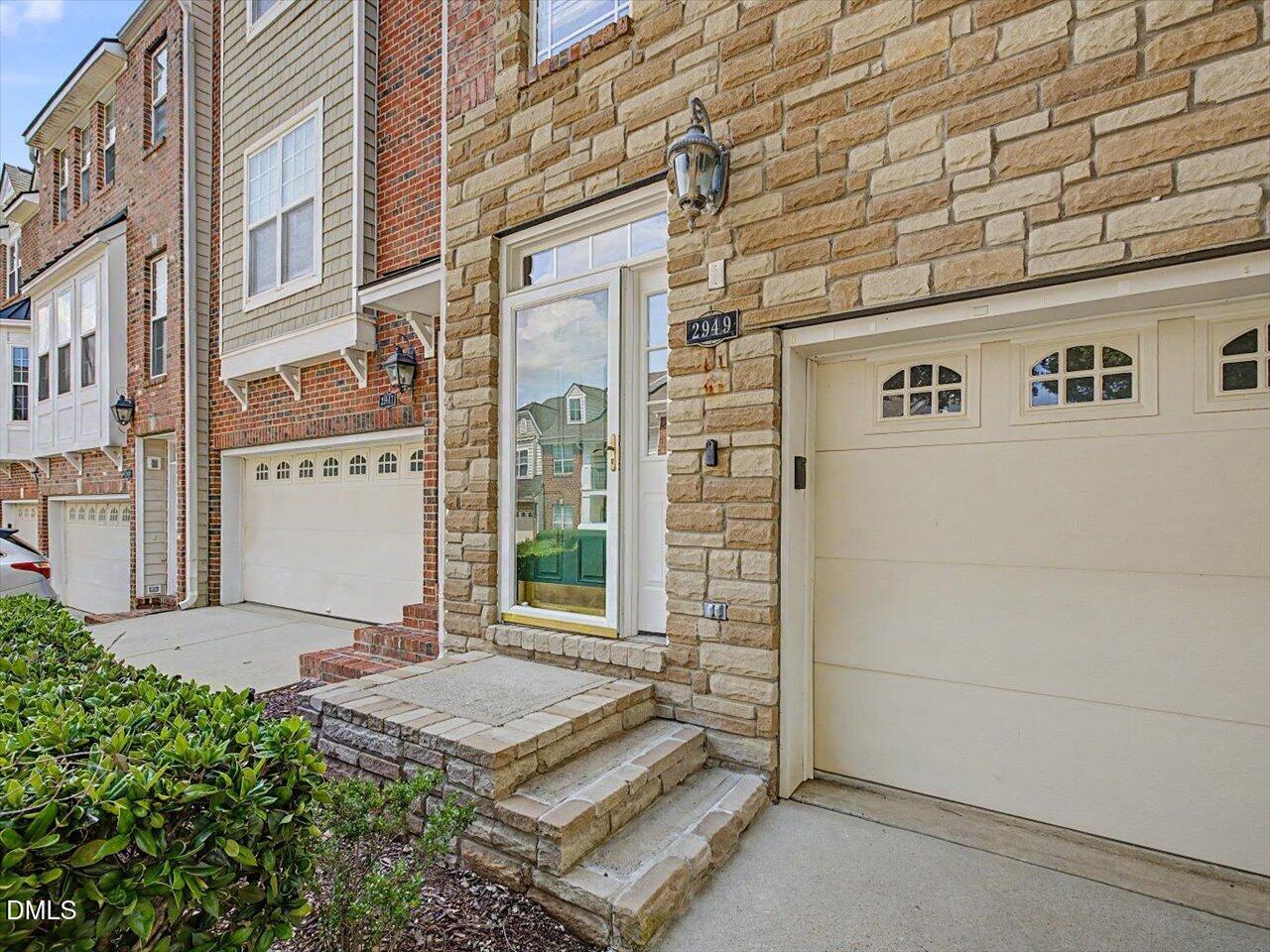 2949 Imperial Oaks Drive Property Photo 5