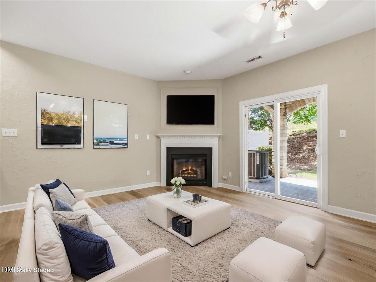 2949 Imperial Oaks Drive Property Photo 12