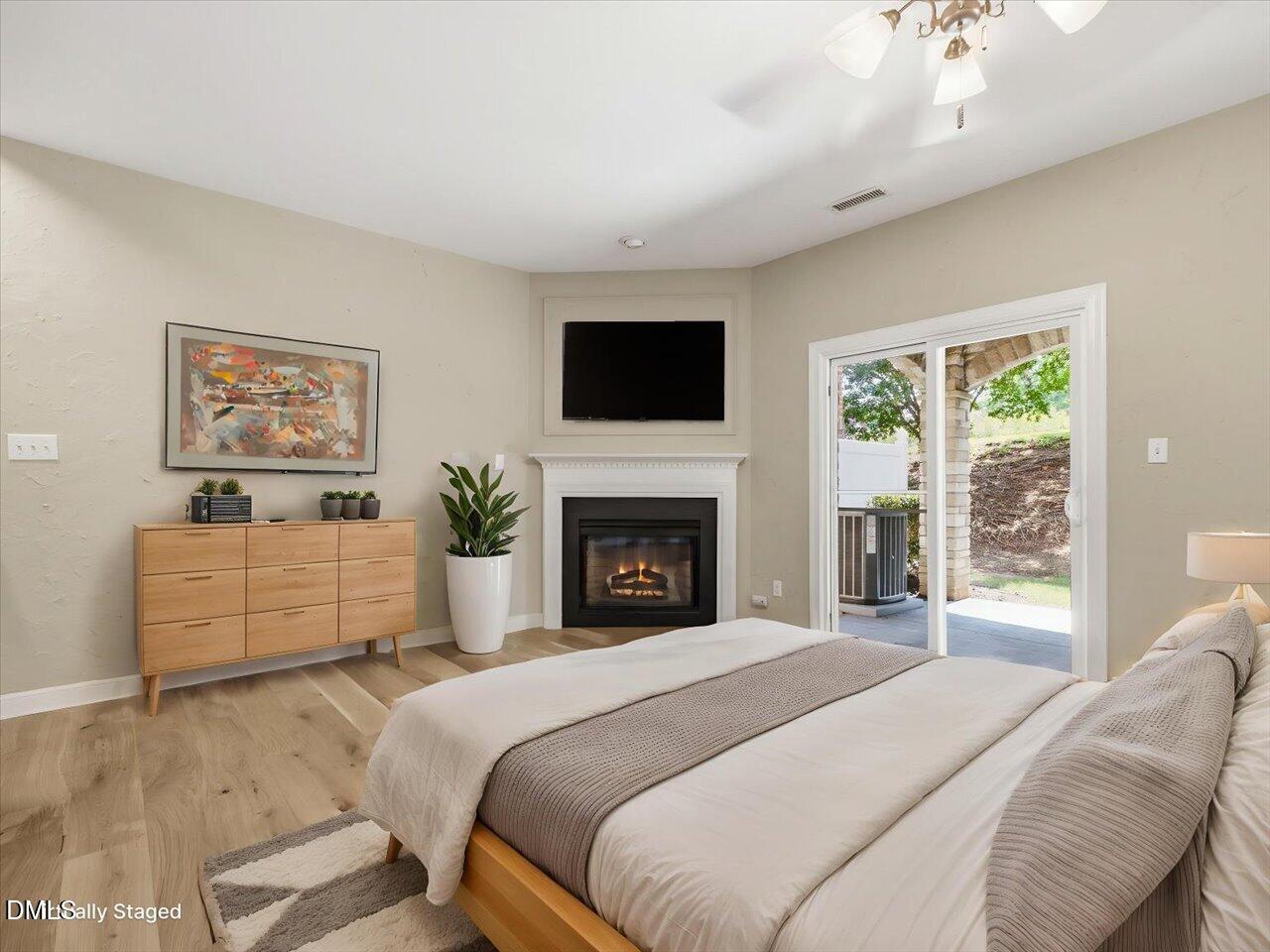 2949 Imperial Oaks Drive Property Photo 13