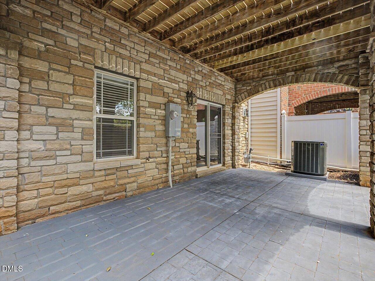 2949 Imperial Oaks Drive Property Photo 18