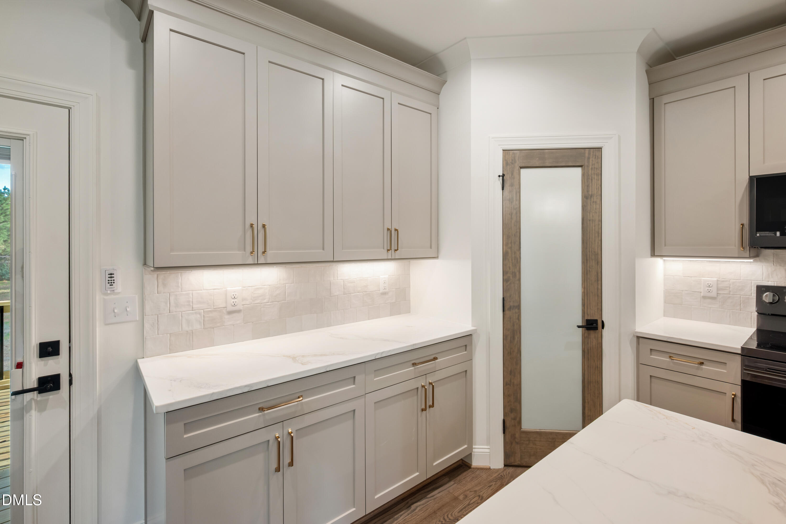8625 Savage Road Property Photo 12