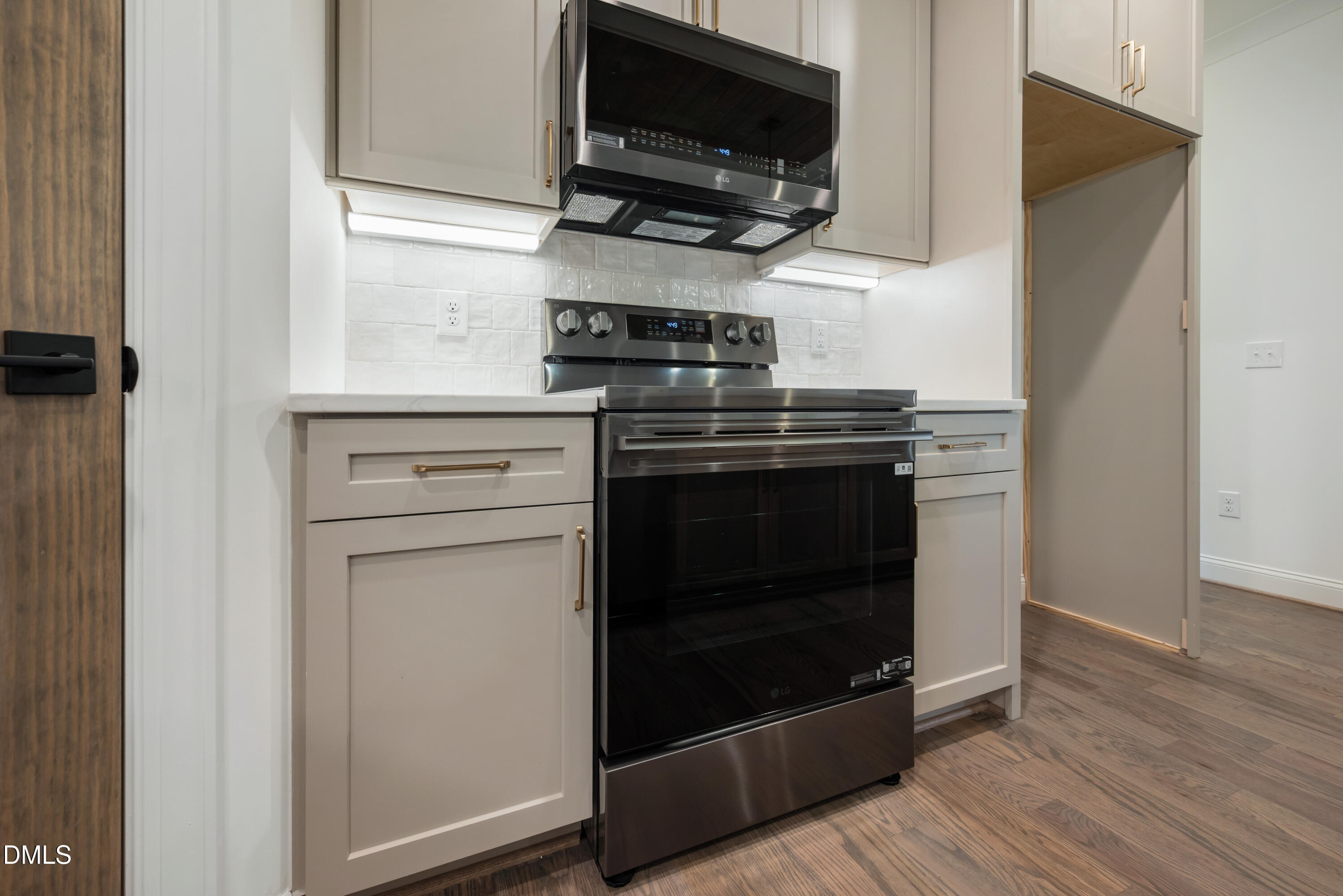 8625 Savage Road Property Photo 17