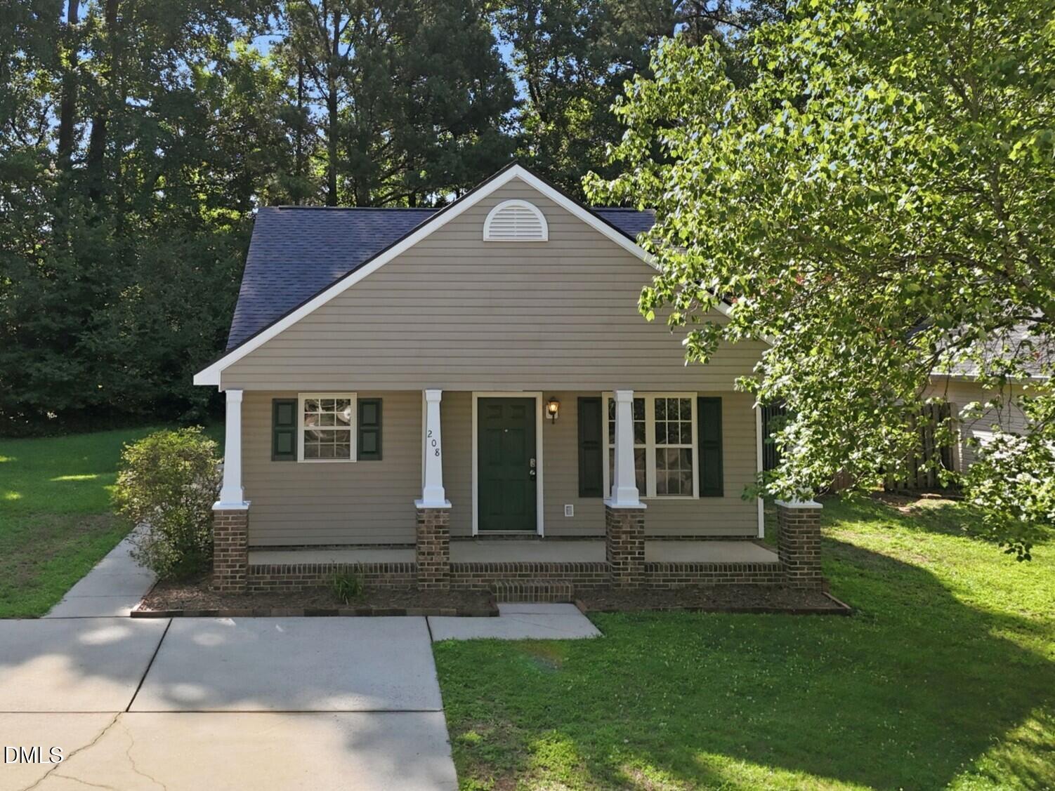 208 Highgate Circle Property Photo 1