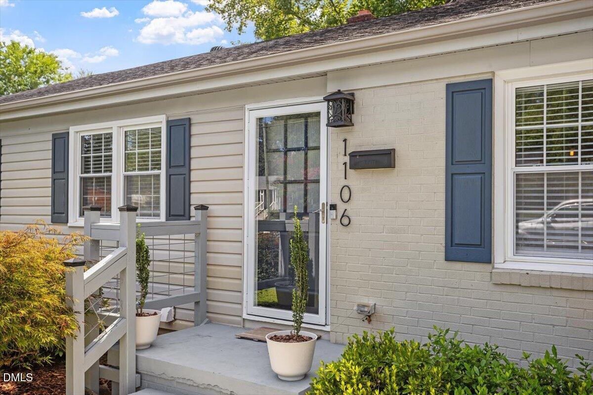 1106 N King Charles Road Property Photo 4