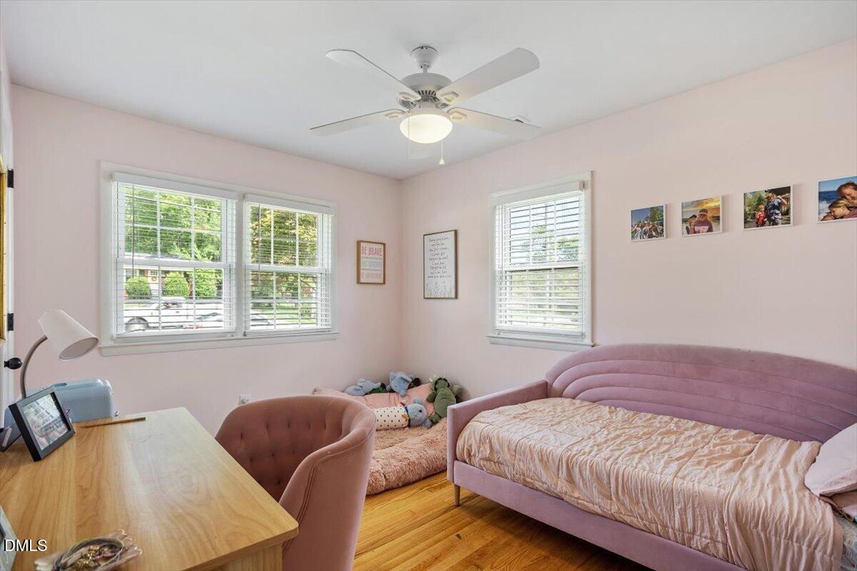 1106 N King Charles Road Property Photo 16