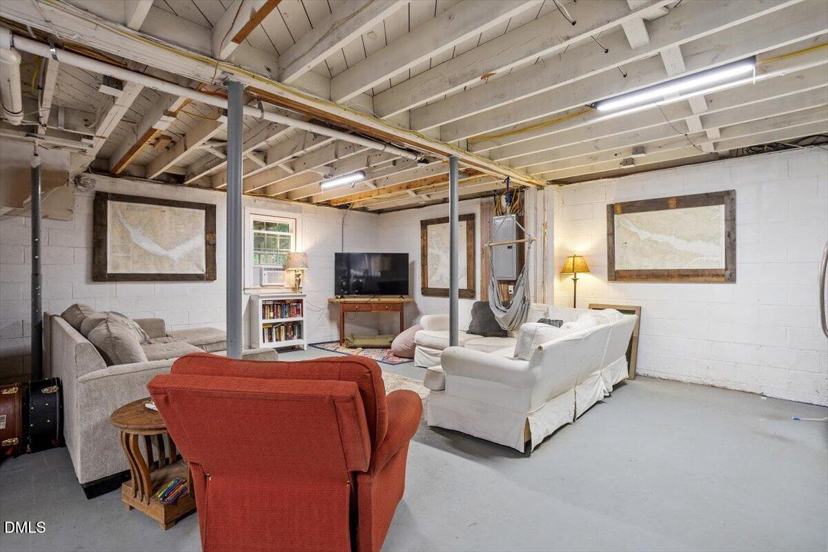 1106 N King Charles Road Property Photo 26