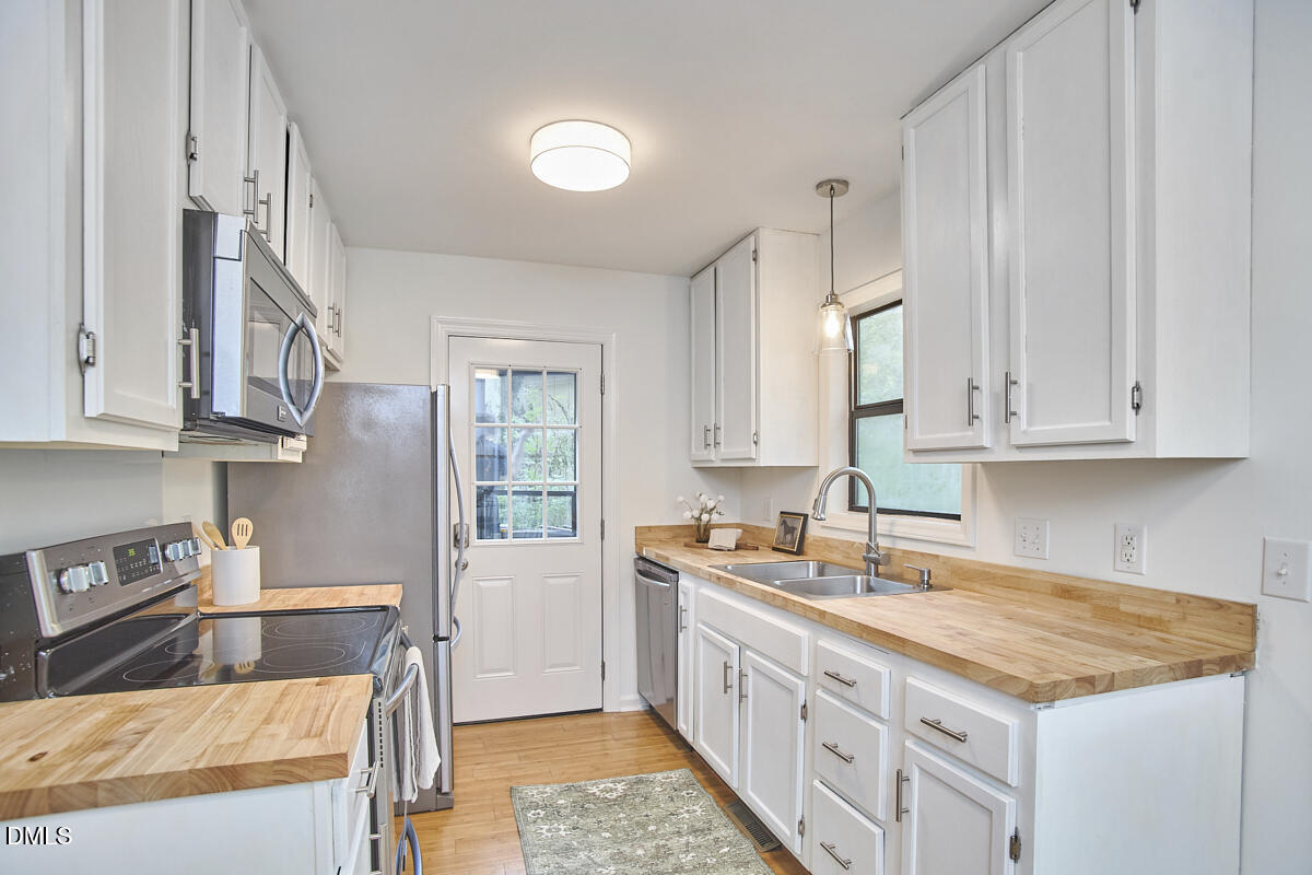 1114 Saxony Drive Property Photo 18